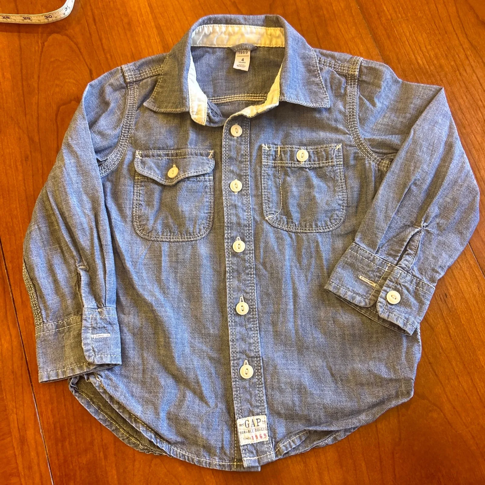 Product image for Baby gap denim shirt size 4 years