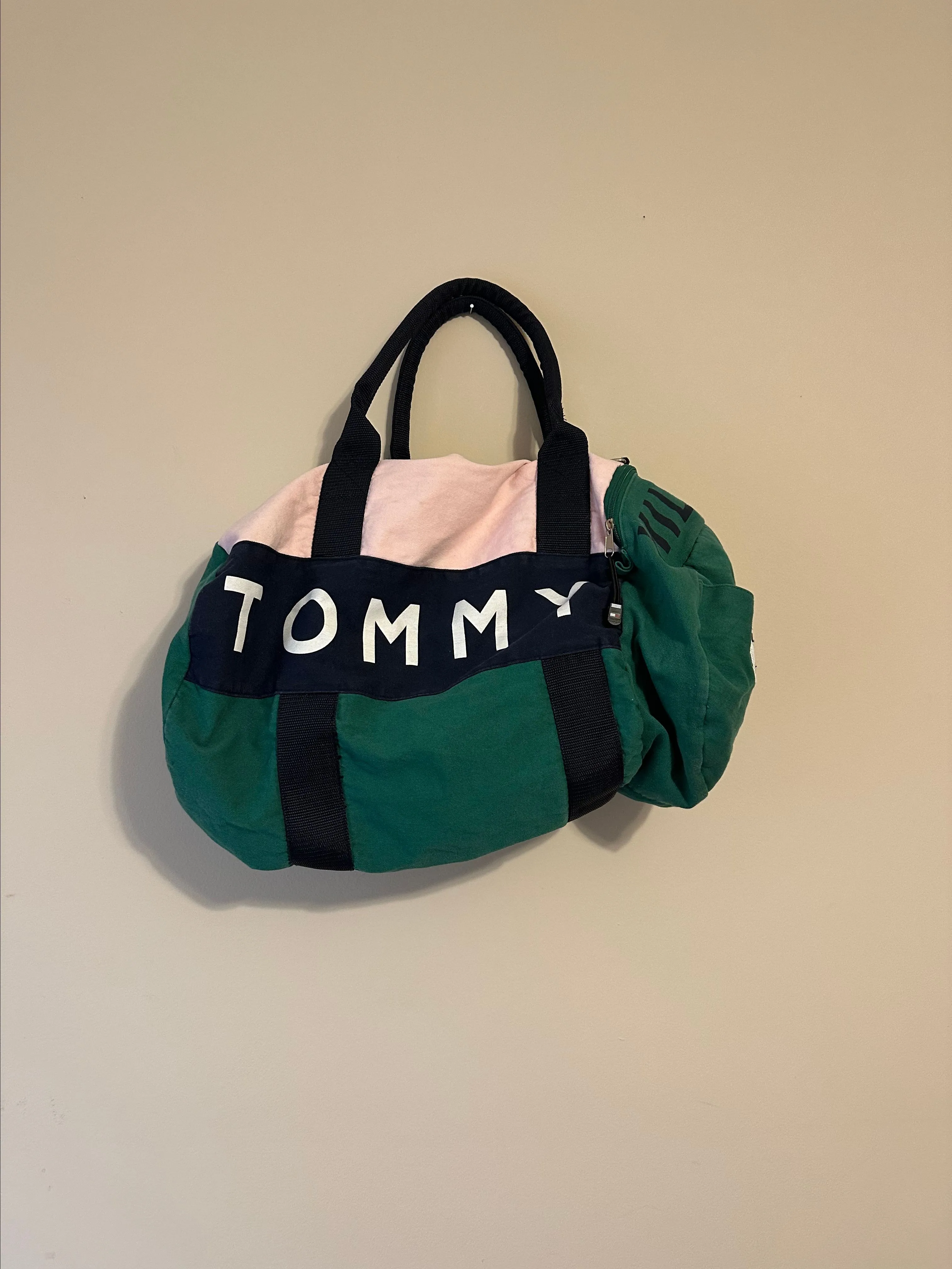 Product image for Tommy Hilfiger weekender bag