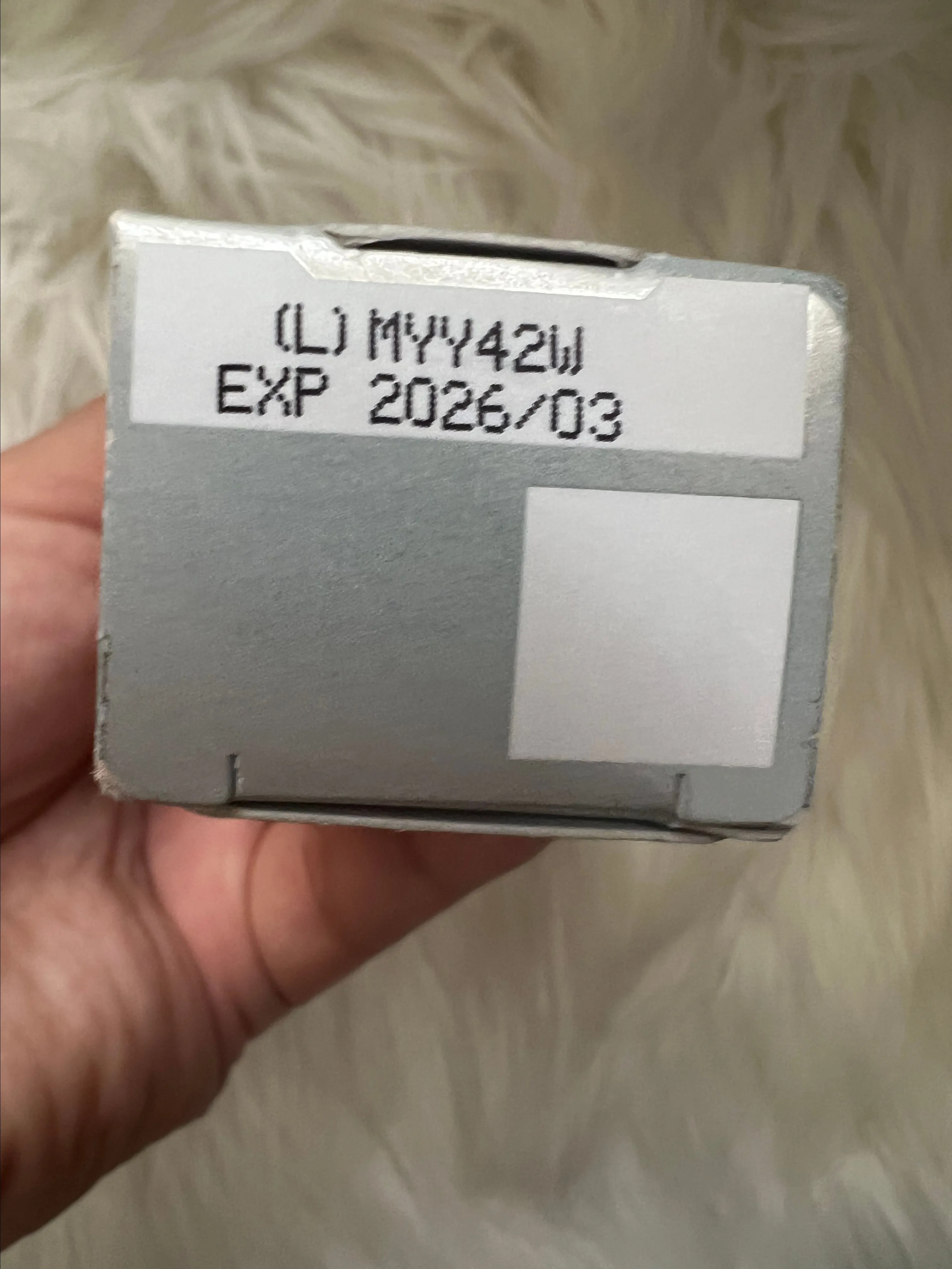 Listing Image Blurred Background