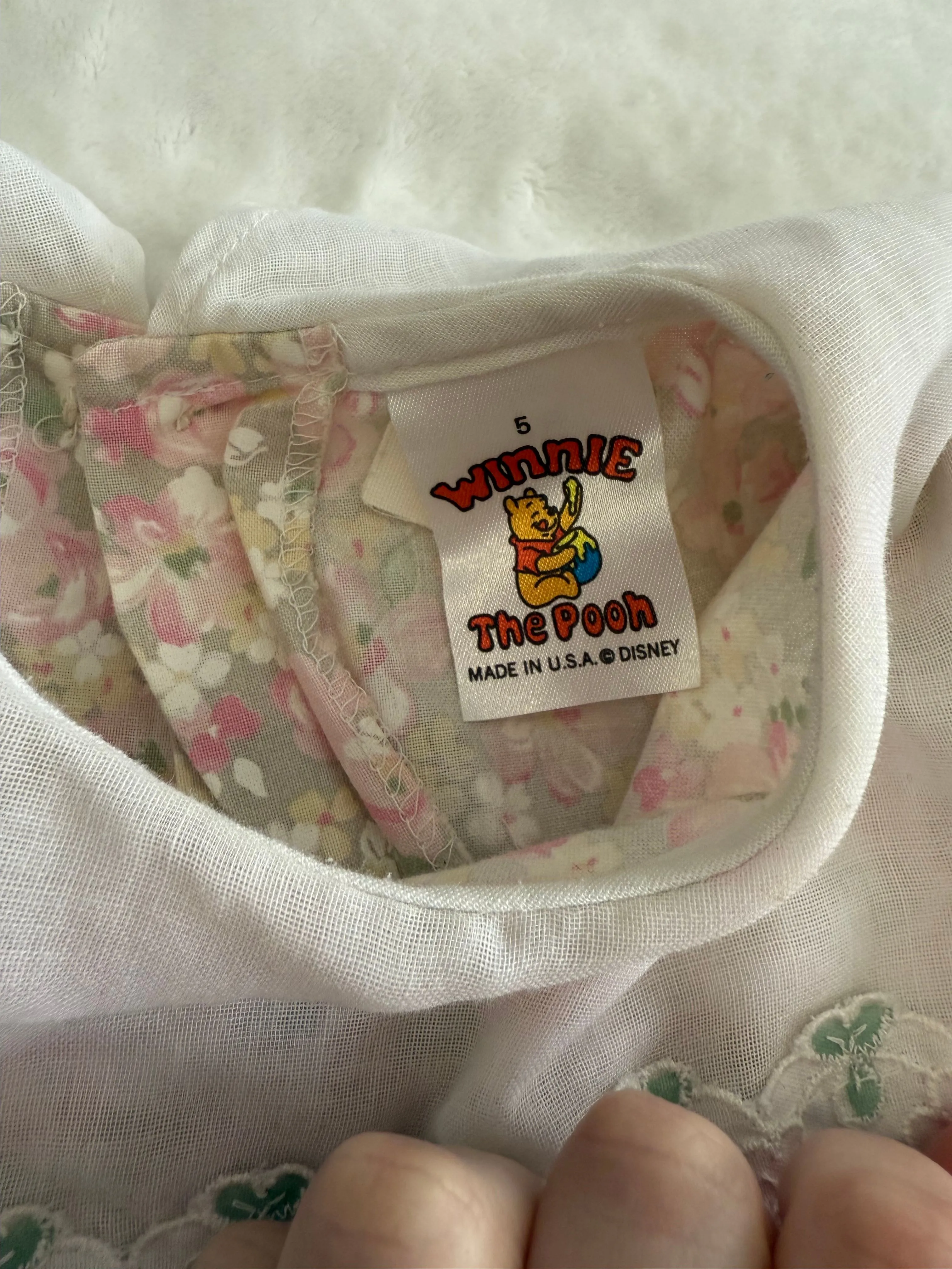 Product image for VINTAGE Winnie the Pooh made in the USA size 5