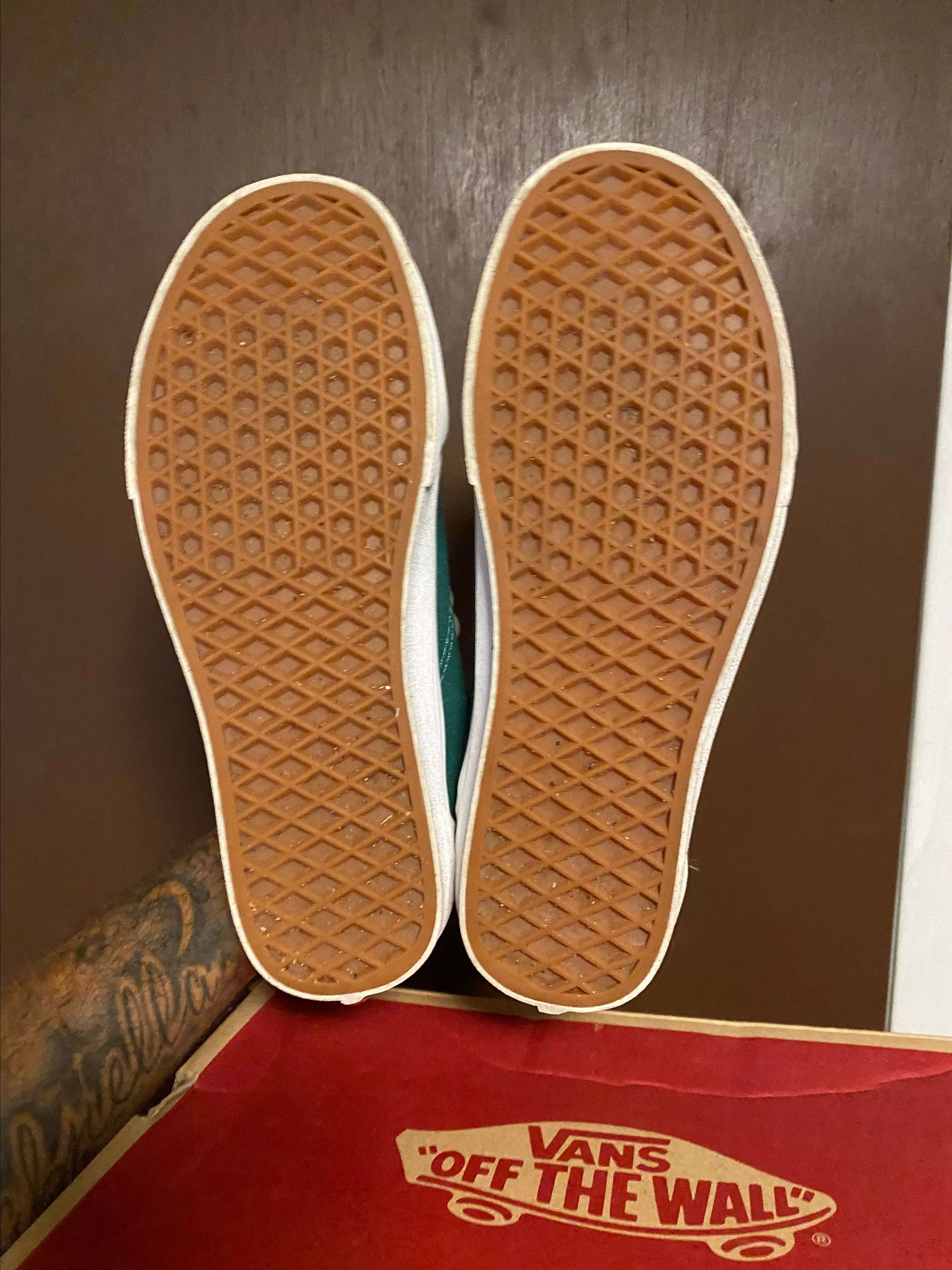 Listing Image Blurred Background