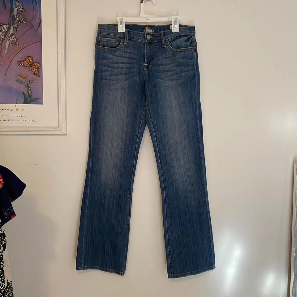 Product image for Lucky Brand 🍀 low/mid rise straight leg jeans.
