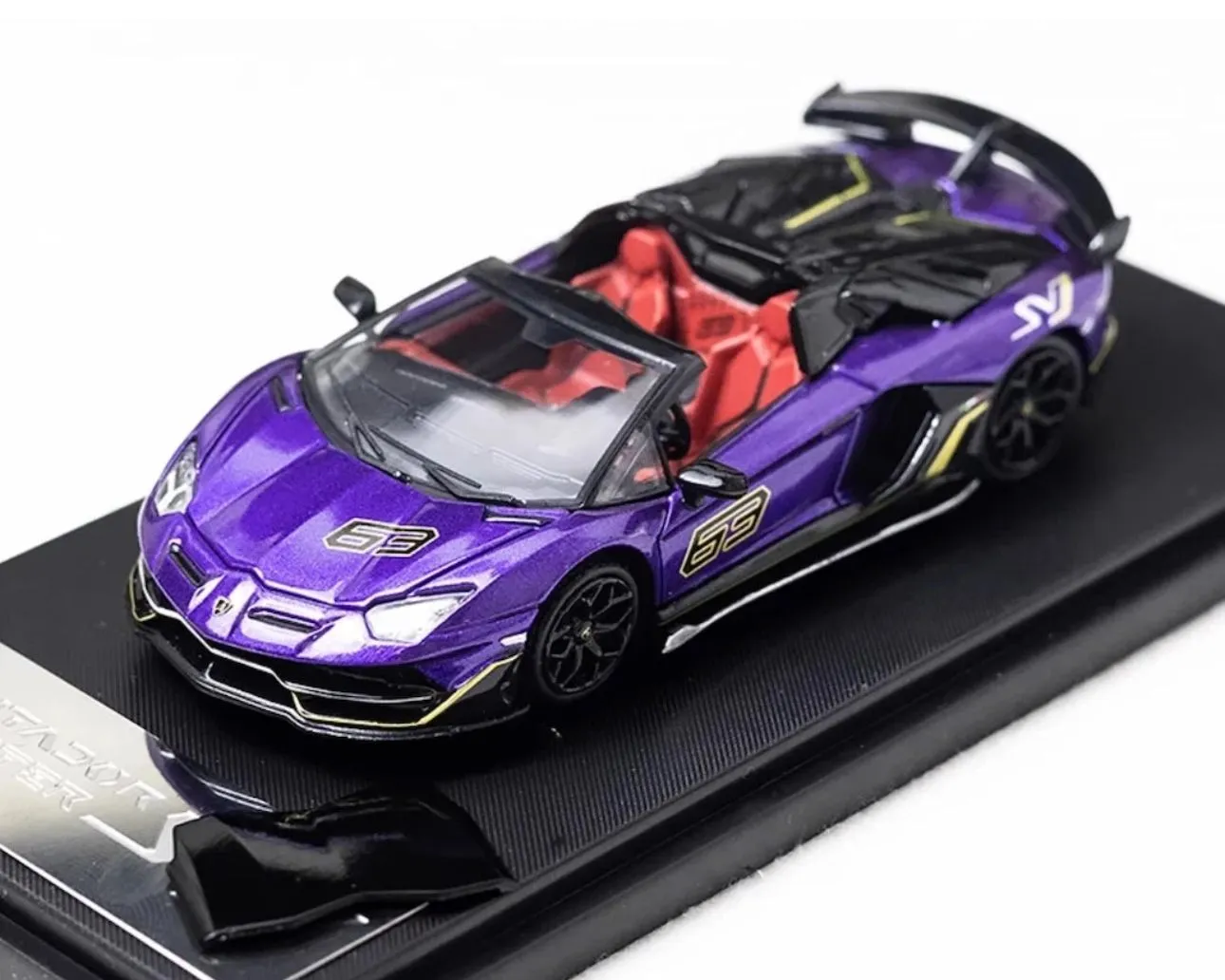 Product image for LAMBORGHINI AVENTADOR SVJ ROADSTER PURPLE 1/64 DIECAST CAR BY RHINO MODEL RM