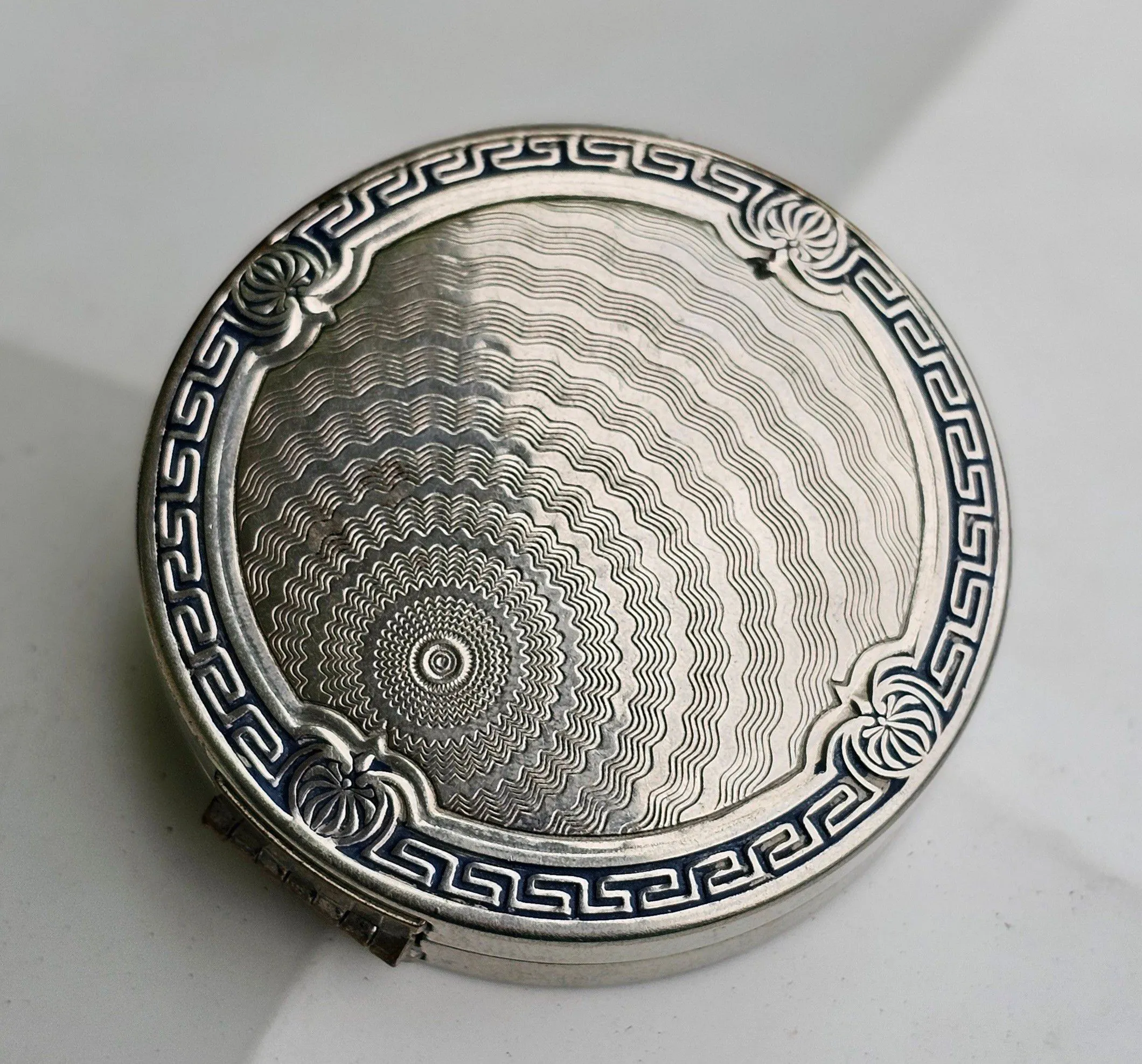 Product image for # 40 VTG. Compact Karess Woodworth 1917 Varipat Greek Shell