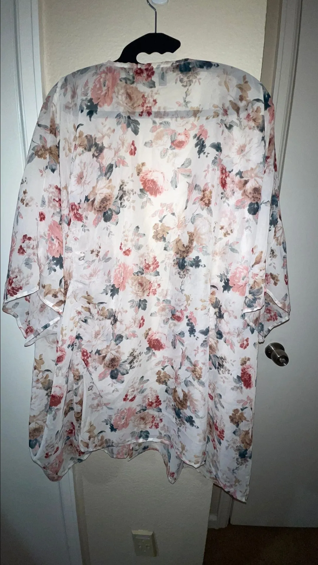 Listing Image Blurred Background