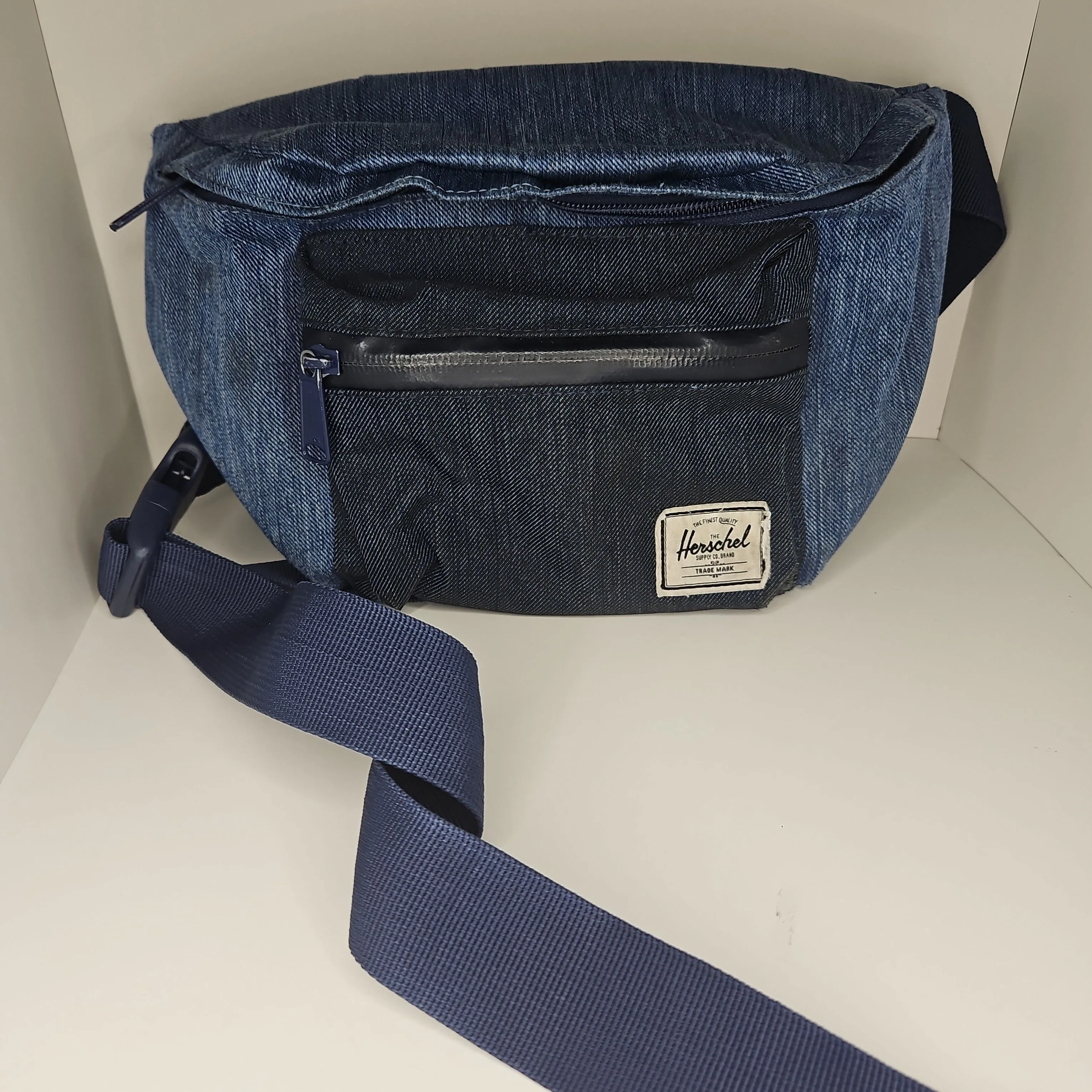 Product image for The Herschel Supply Co Crossbody Bag Charcoal Grey Fanny Pack