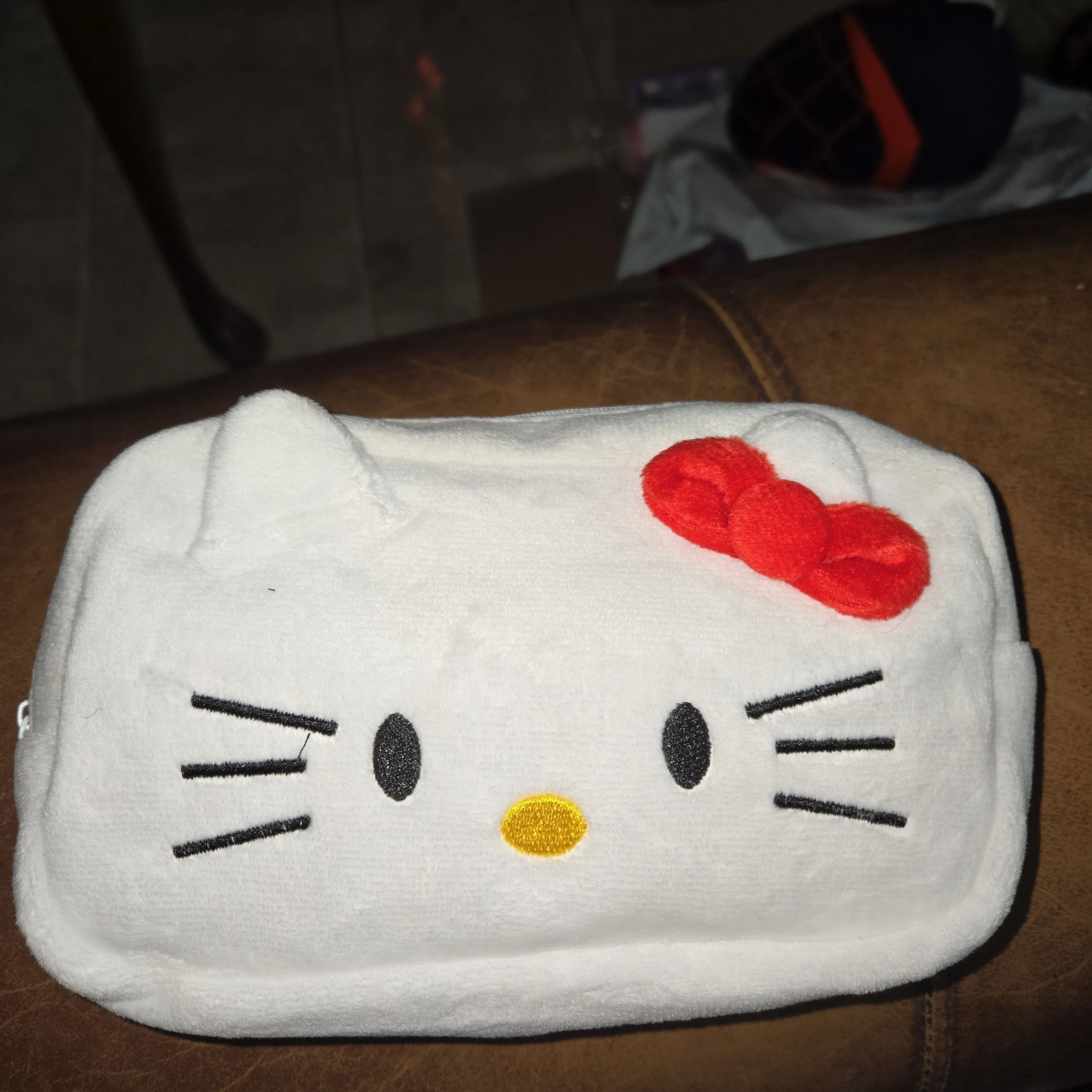 Product image for Hello Kitty Sanrio 7 inch zipper pouch New