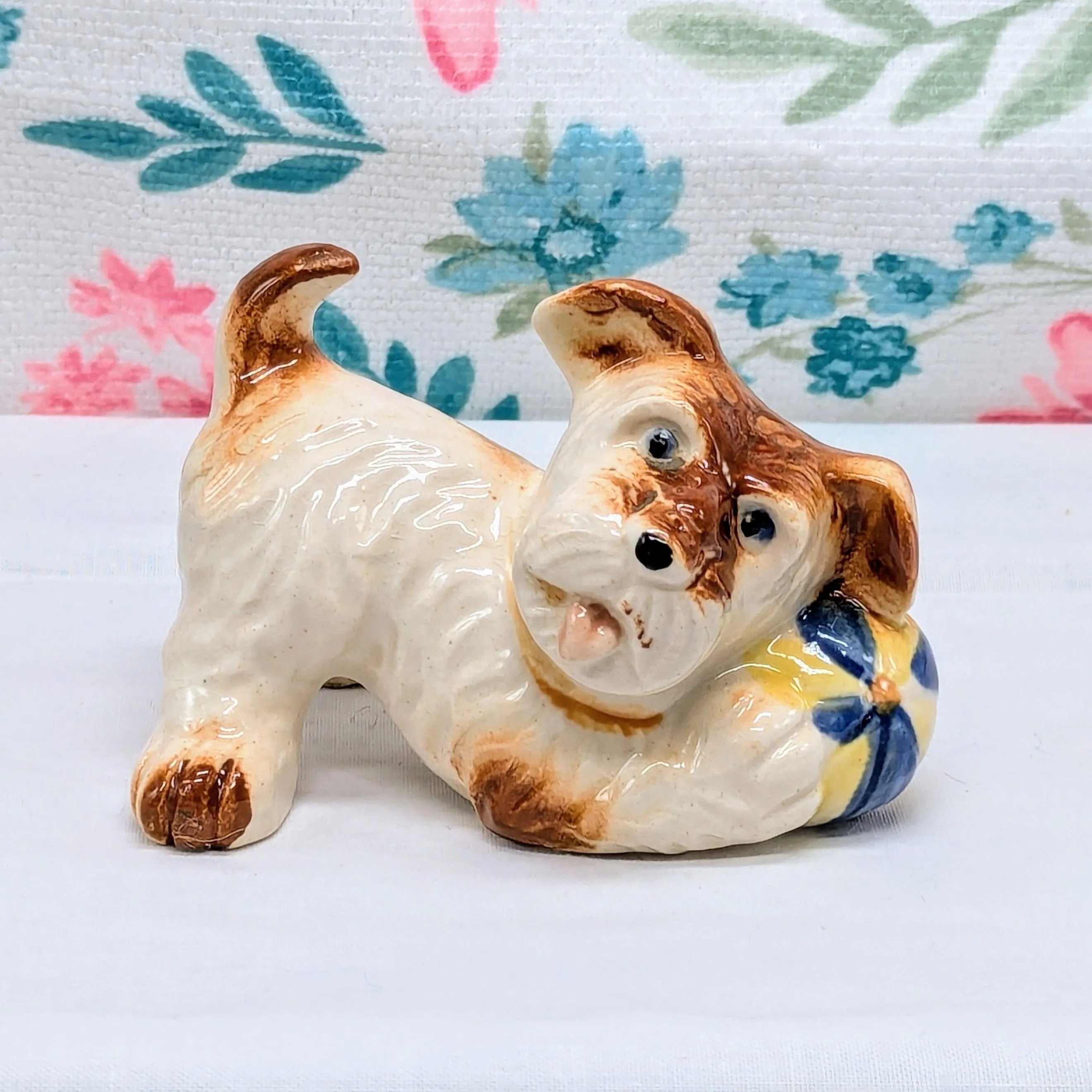Product image for DOG45 Puppy Dog with Ball