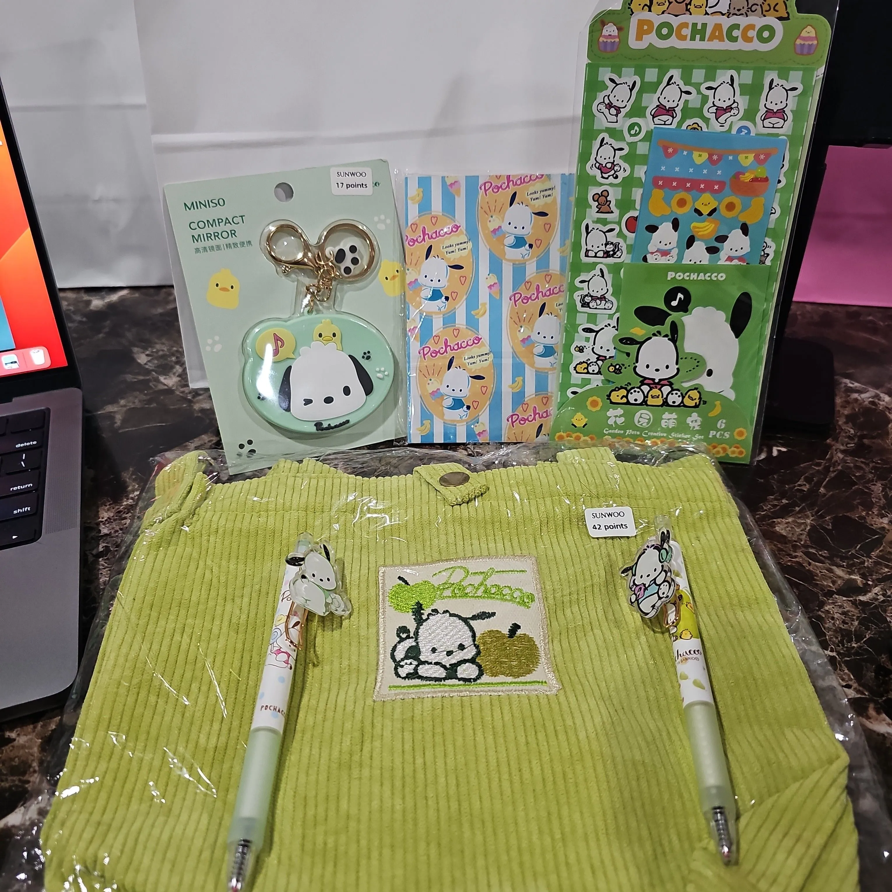 Product image for Pochacco bundle Green bag