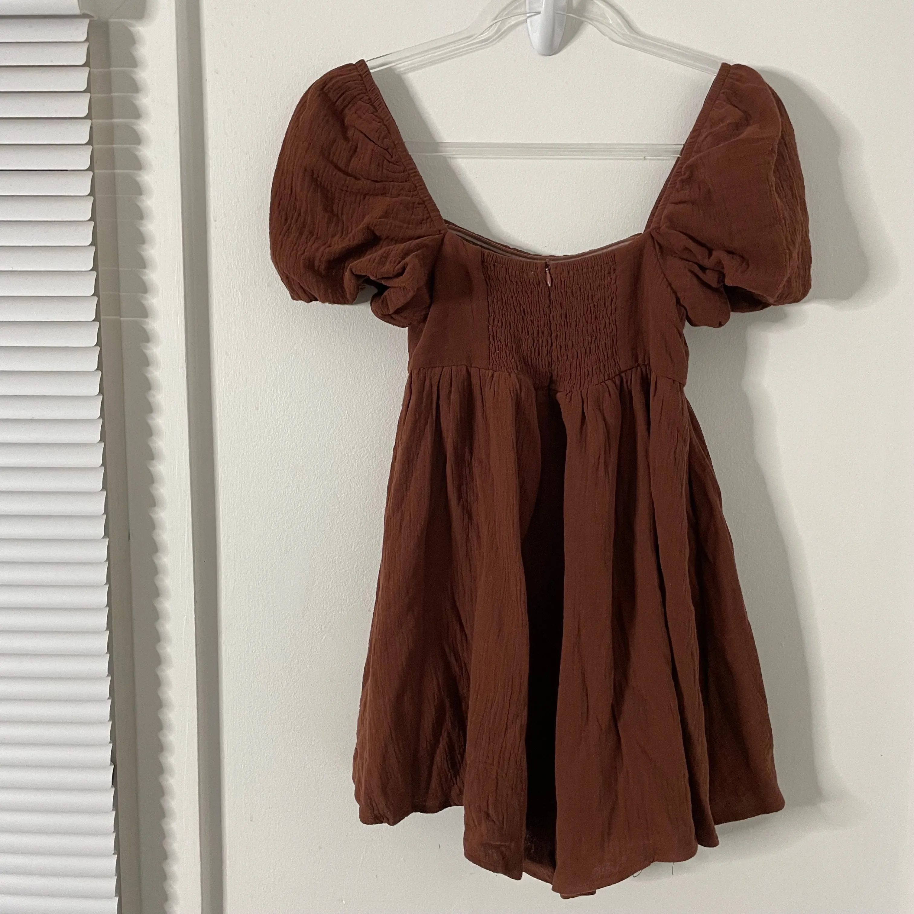 Listing Image Blurred Background