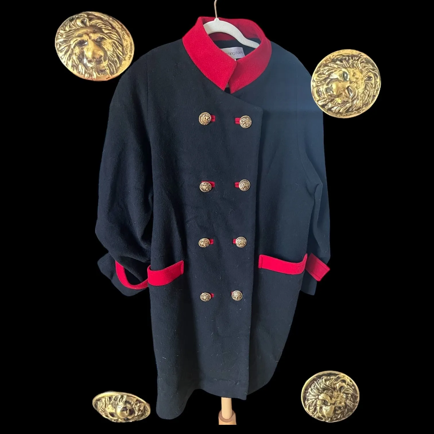Product image for Bloomingdale's Sz 12 XXL 8 LION head button Jacket