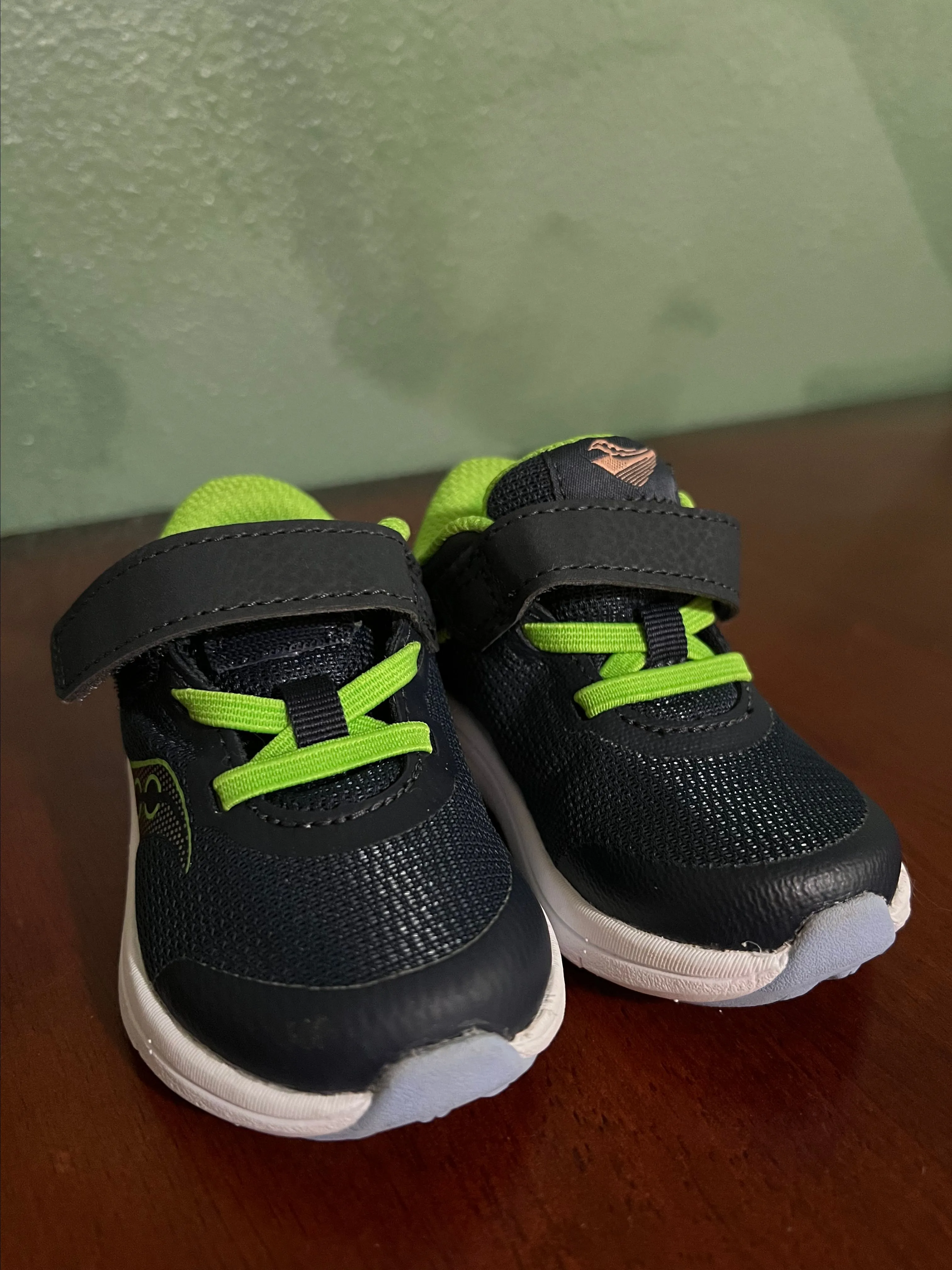 Listing Image Blurred Background
