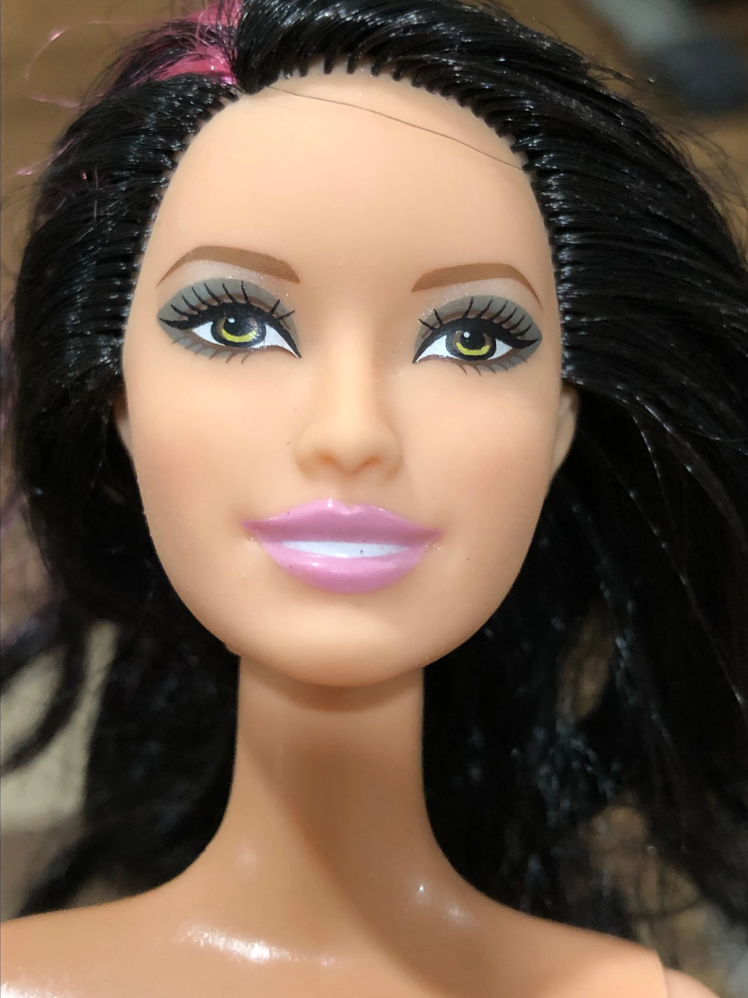 Product image for HTF 2011 Barbie Fashionistas Raquelle Doll Articulated Pivotal Body Pink Black Hair