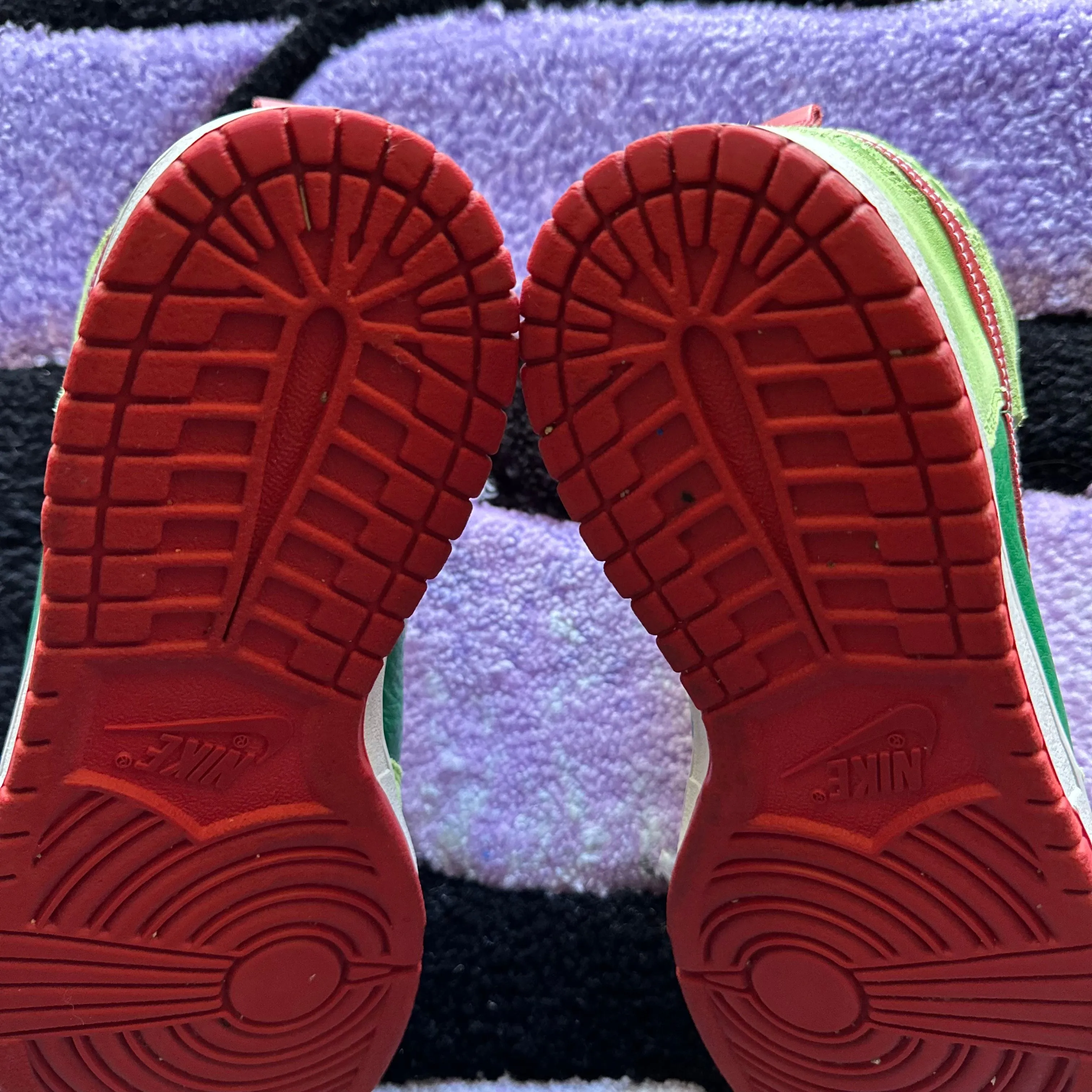 Listing Image Blurred Background