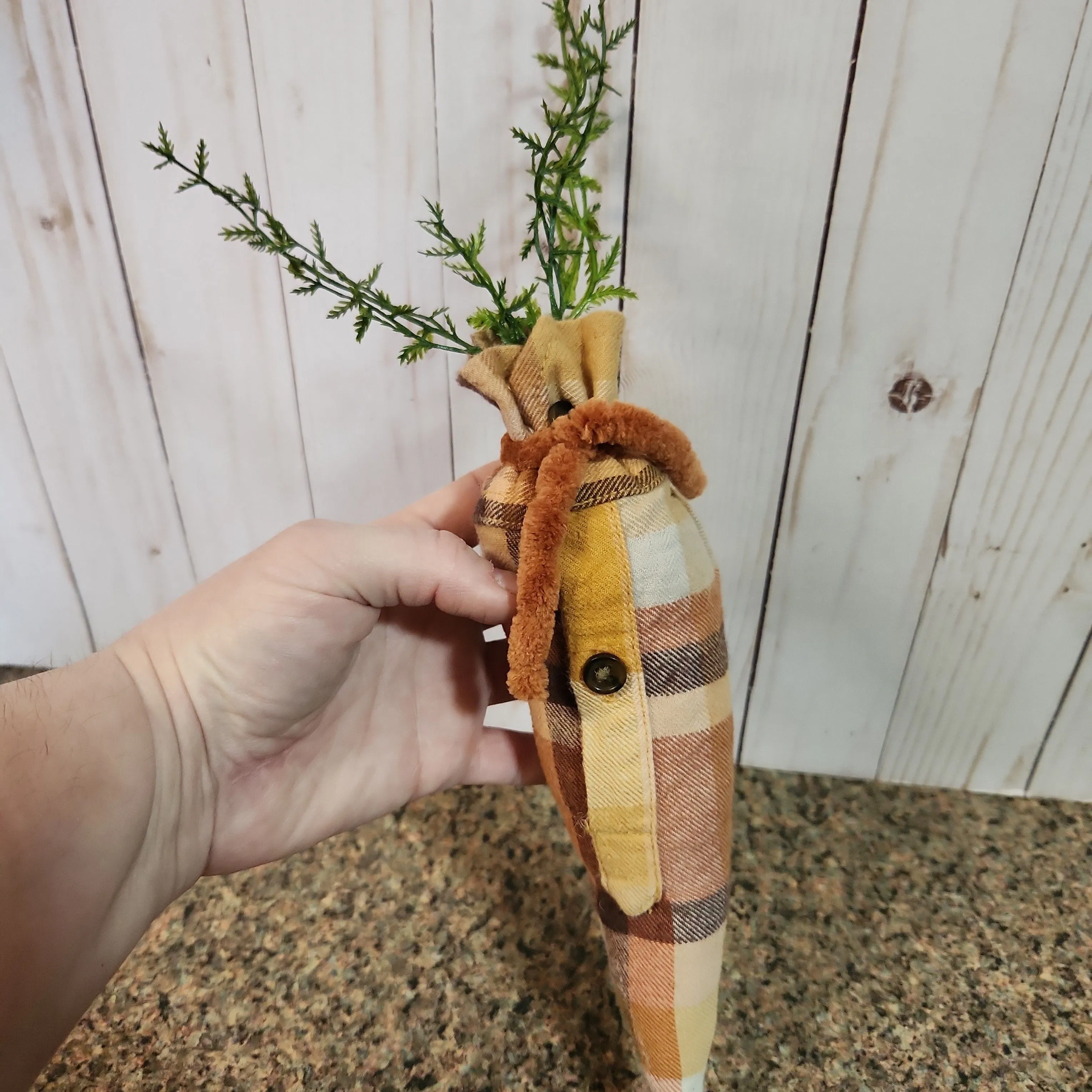 Product image for 000. Handmade plaid carrot with button