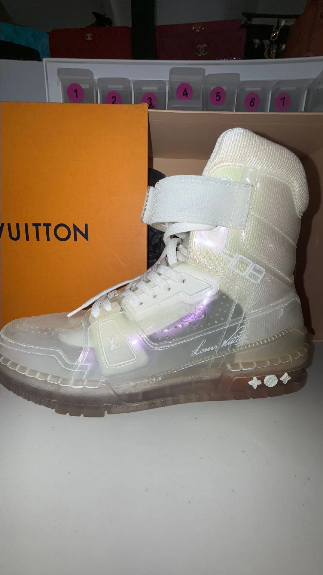 Product image for LOUIS VUITTON RARE 408 TRAINERS SIZE 8 FITS BEST