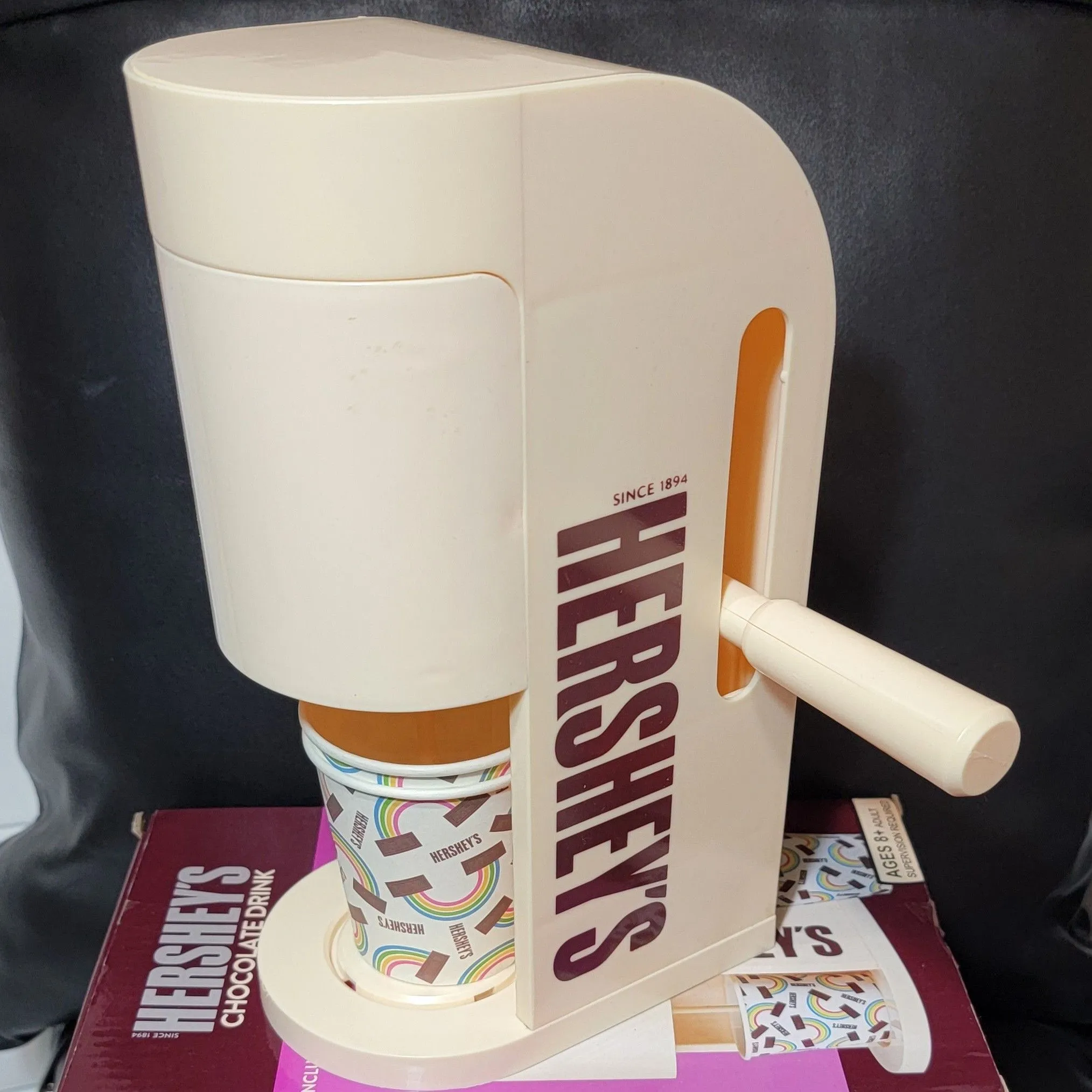 Product image for Hershey's Hot Chocolate Drink Maker with Drink Cup Battery Operated Gift Set