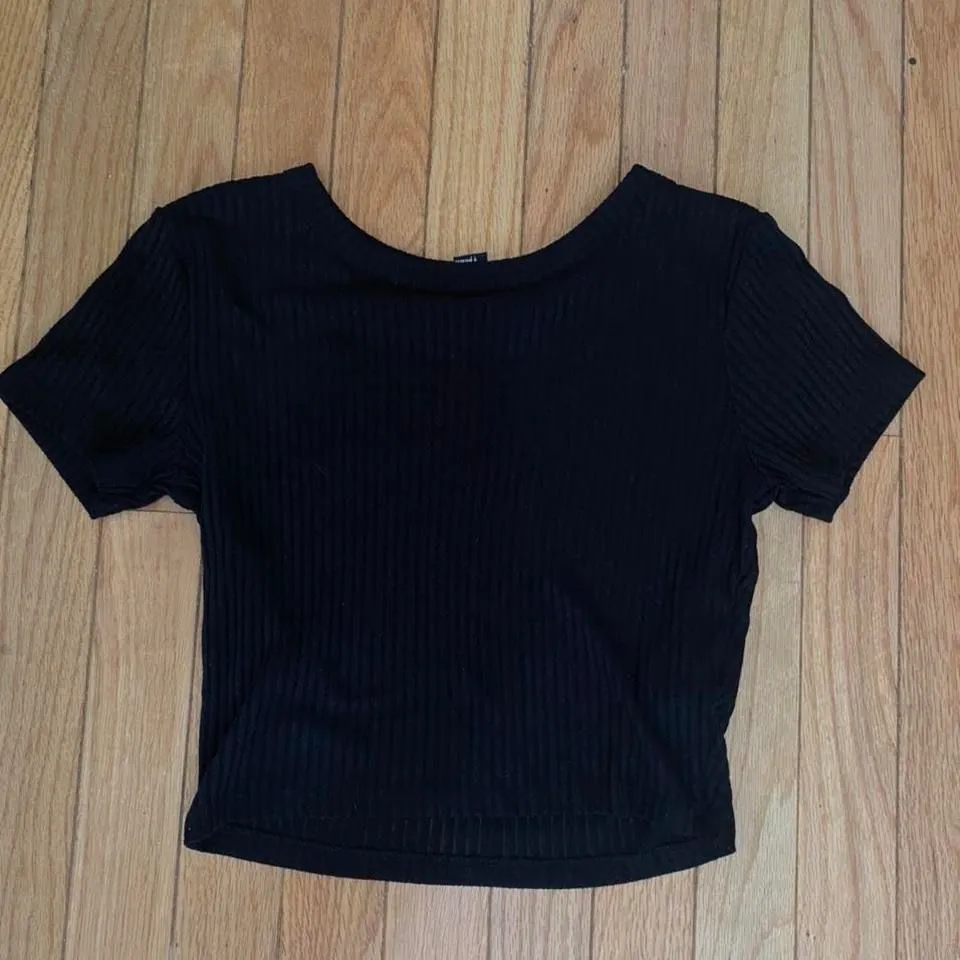 Product image for Simple black tee