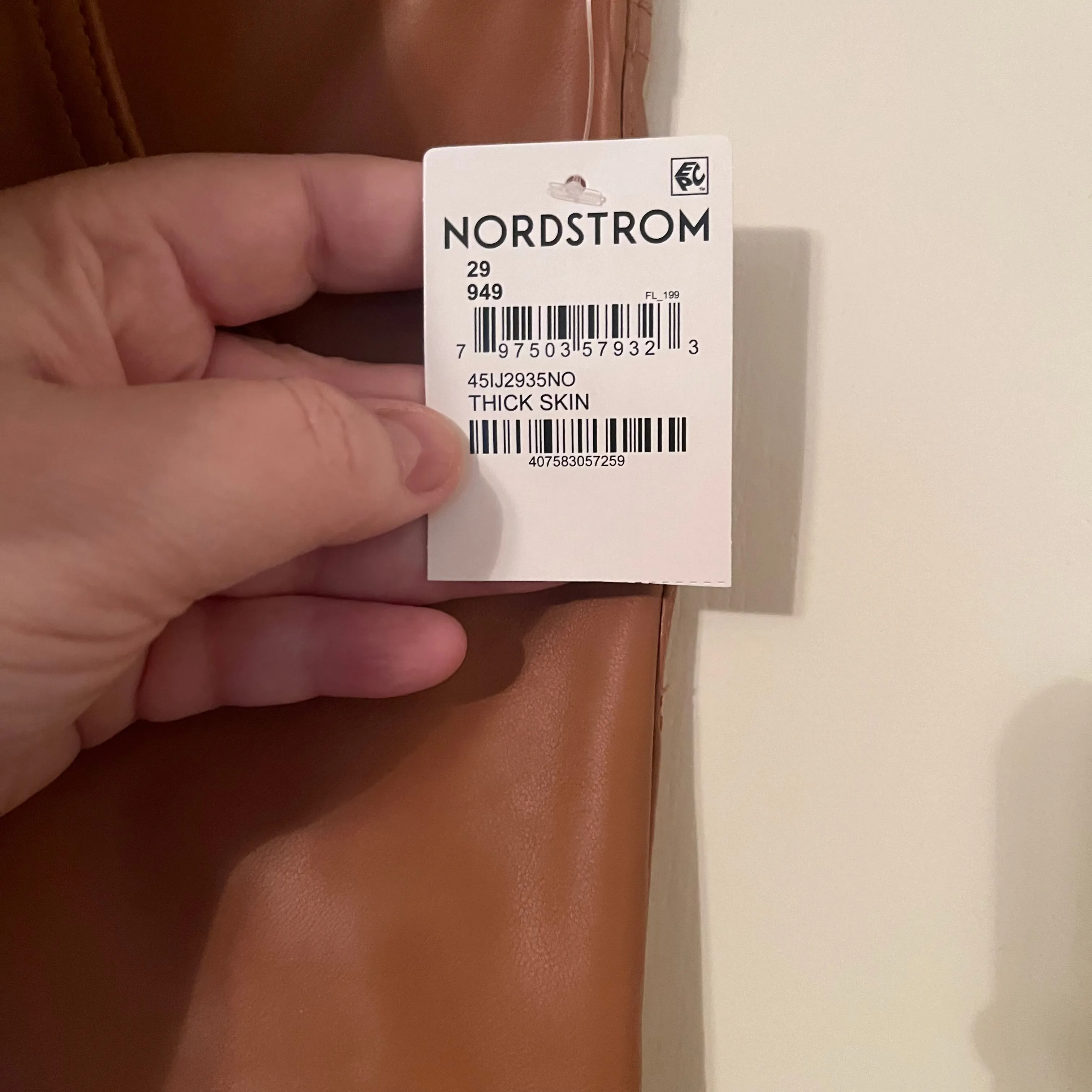 Listing Image Blurred Background
