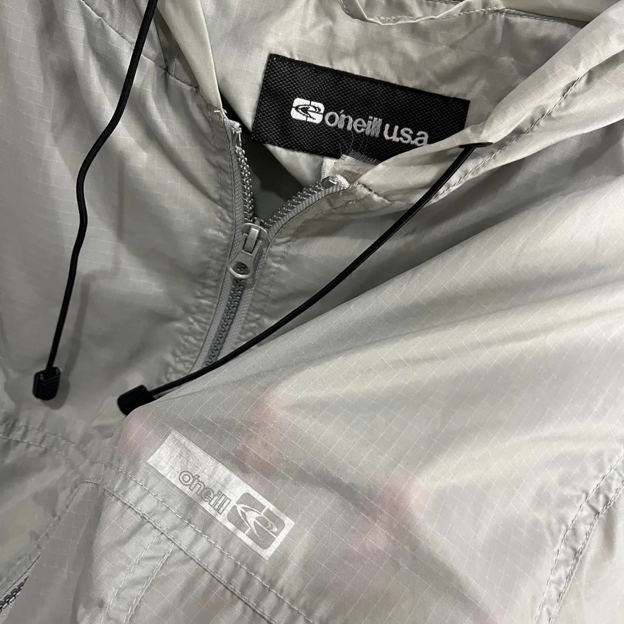 Listing Image Blurred Background