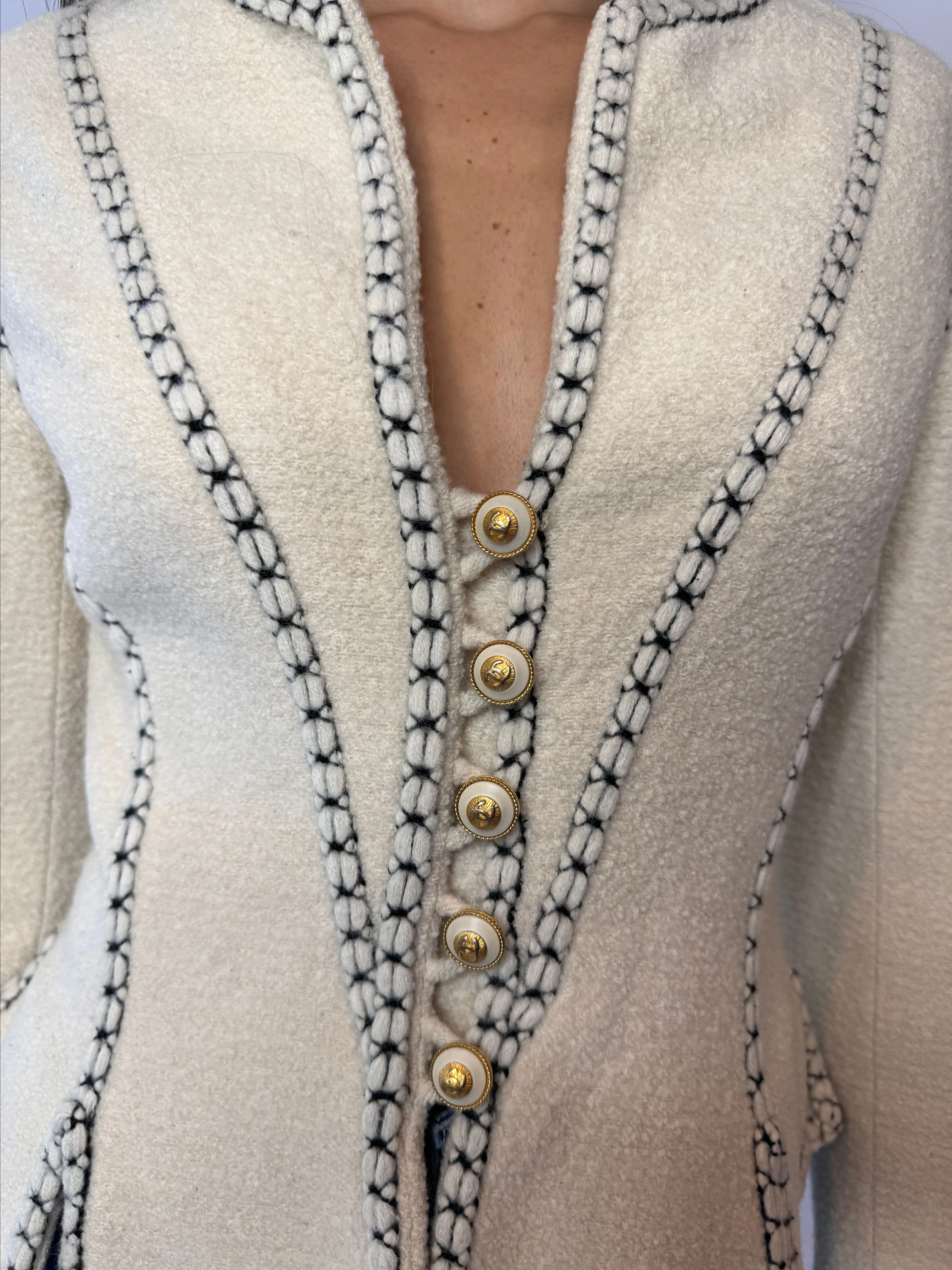 Product image for CHANEL BLAZER 1993 RUNWAY - VERY RARE!!!!