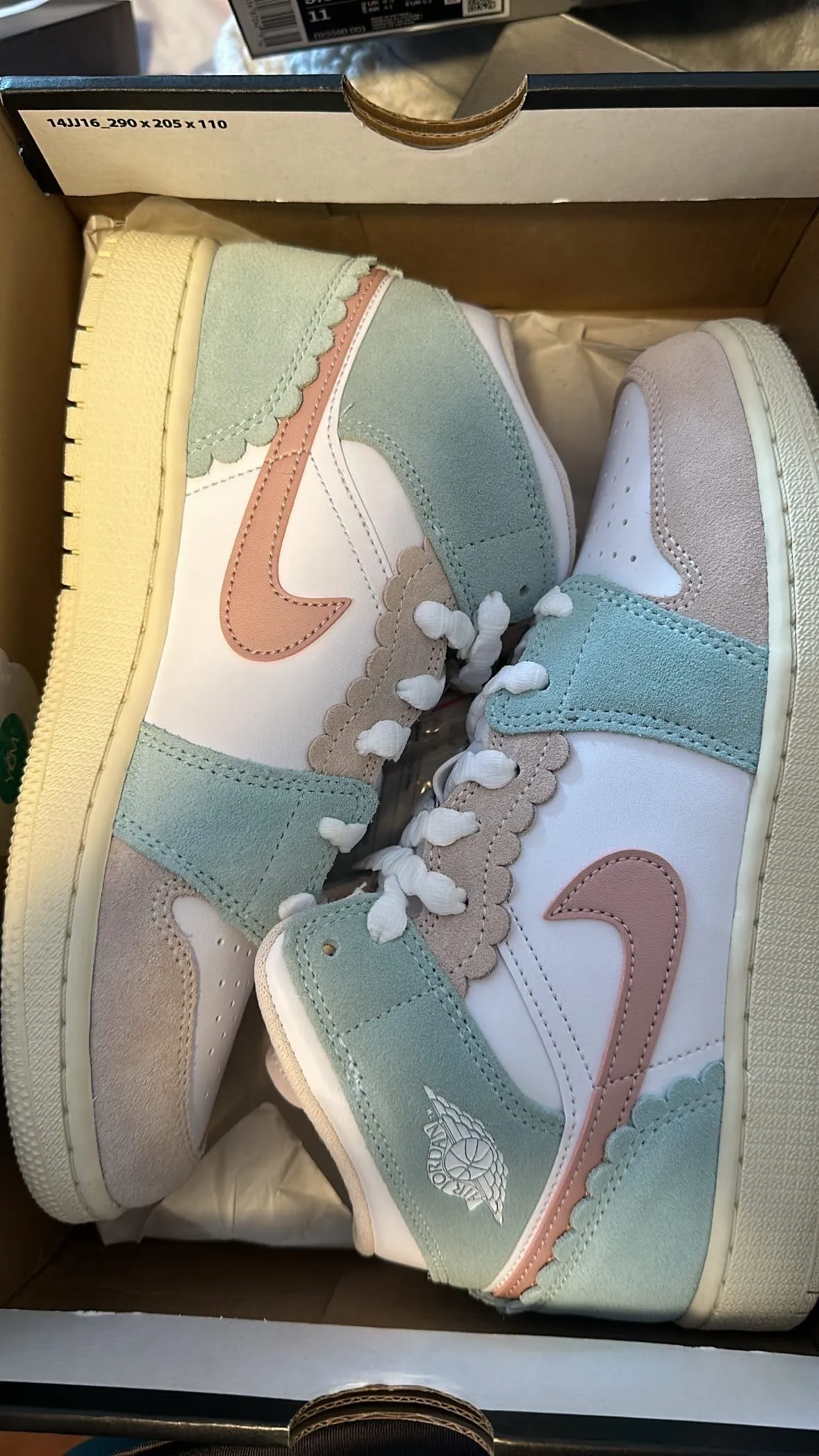 Product image for Air Jordan 1 Mid GS Pink Oxford 6Y