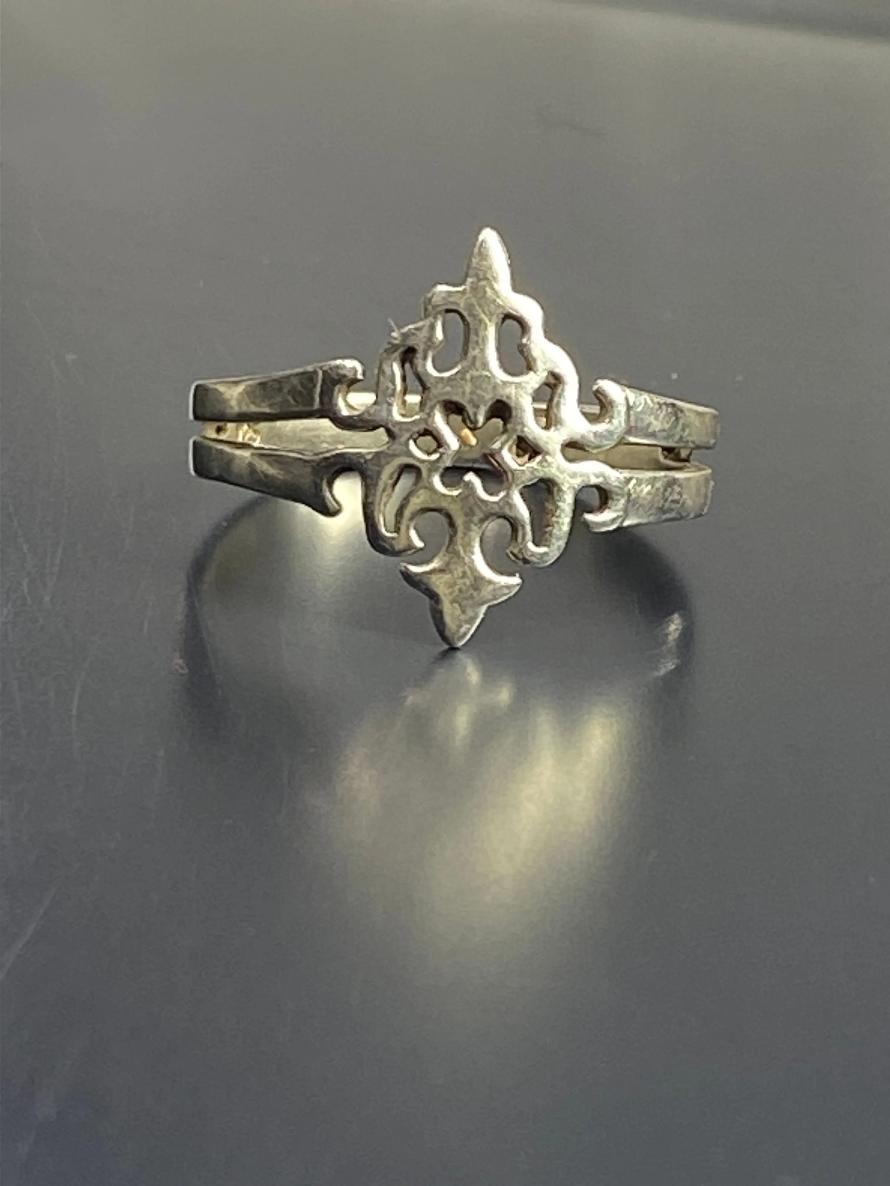 Product image for A930 Romantic Celtic Sterling Silver 925 Shield Knot Ring
