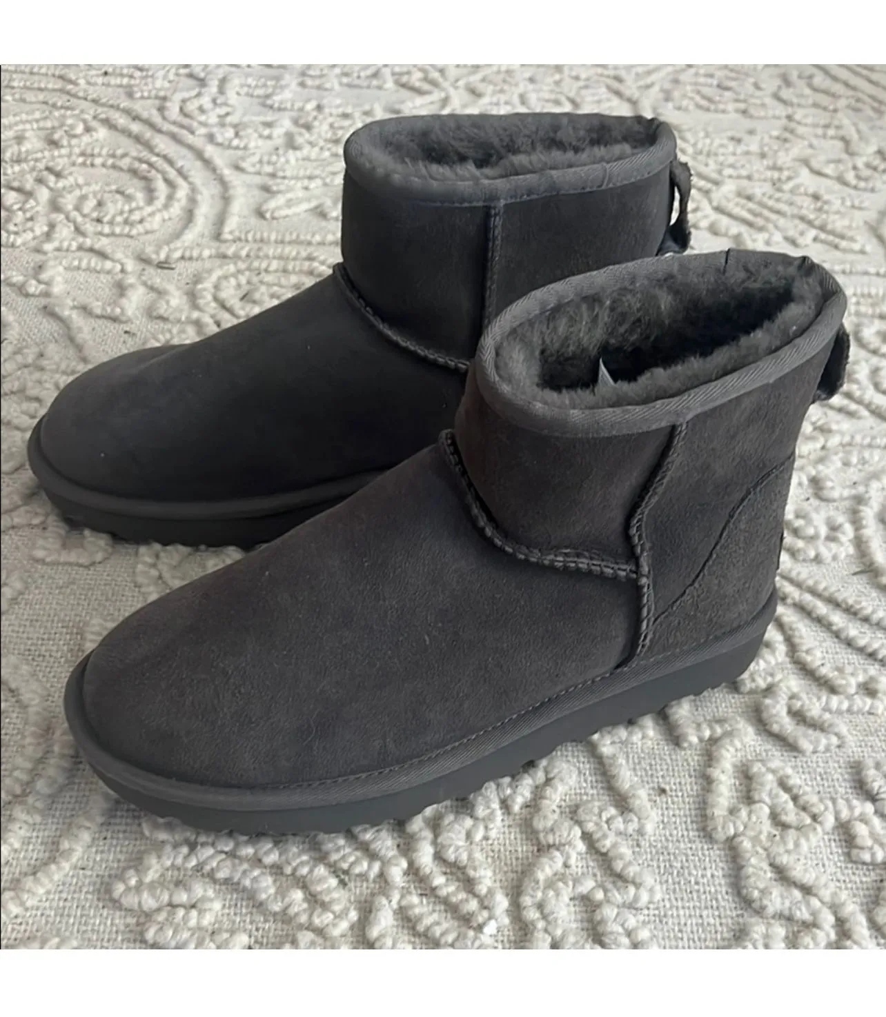 Product image for UGG mini boots gray size 8, like new