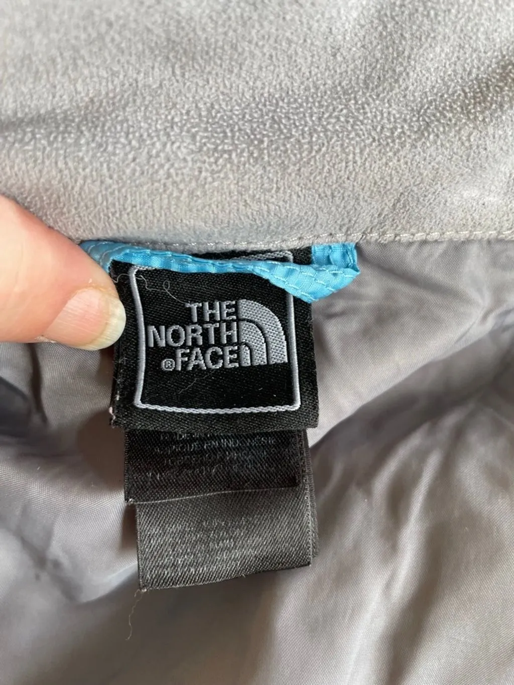 Listing Image Blurred Background