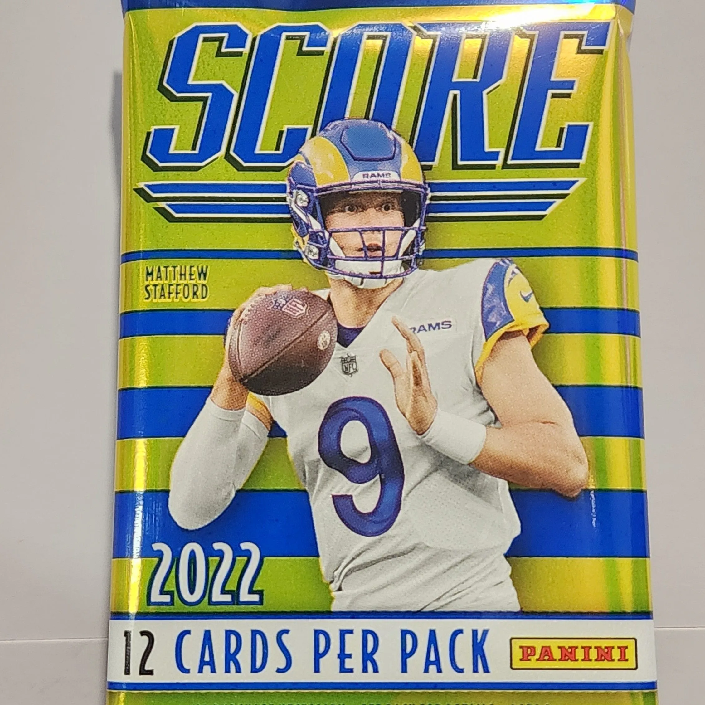 Product image for 2022 Score Football Retail Pack Rip N Ship Personal Break!