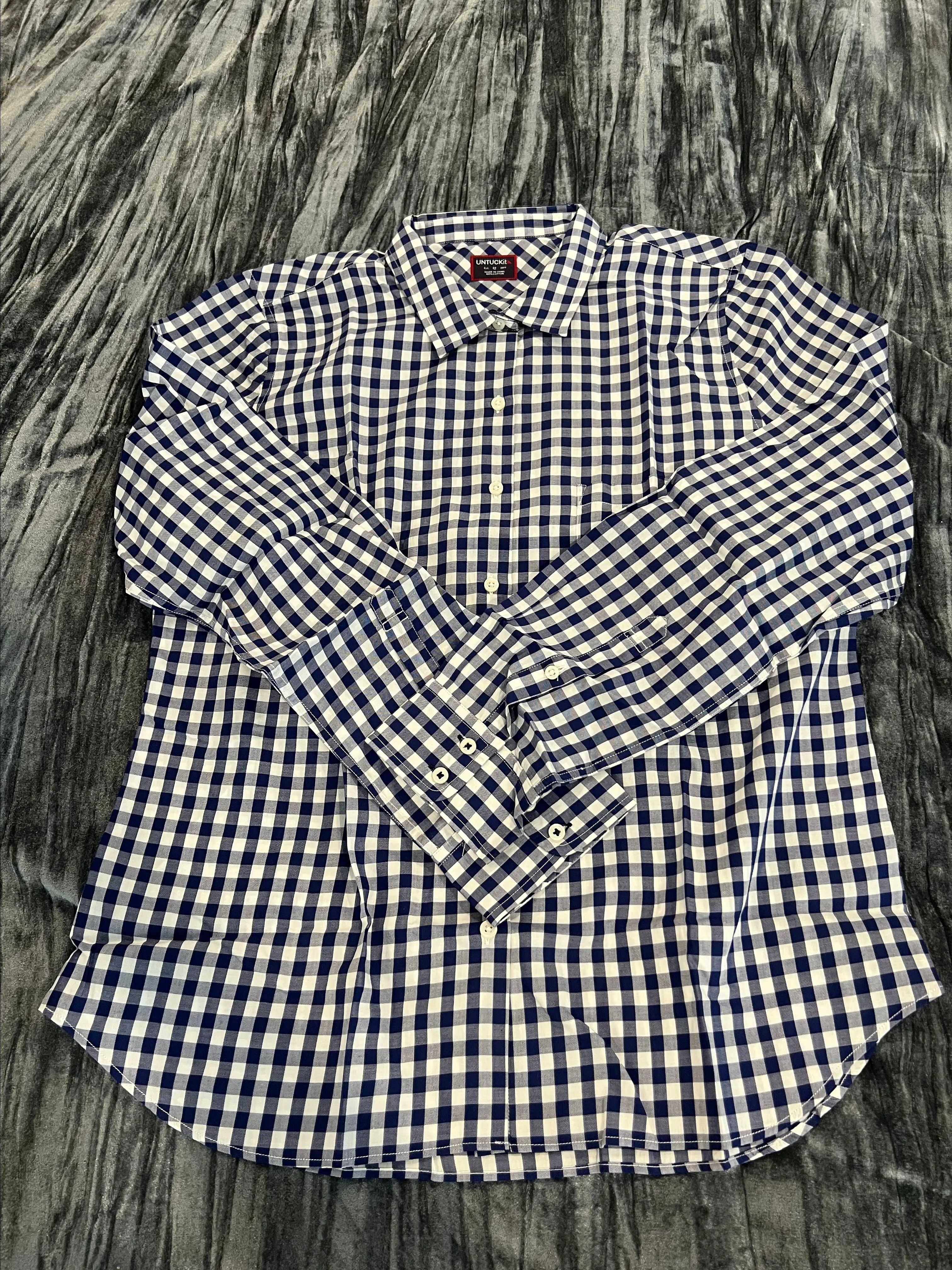 Product image for Blue and White Checkered  Shirt Size 12 by Untuckit