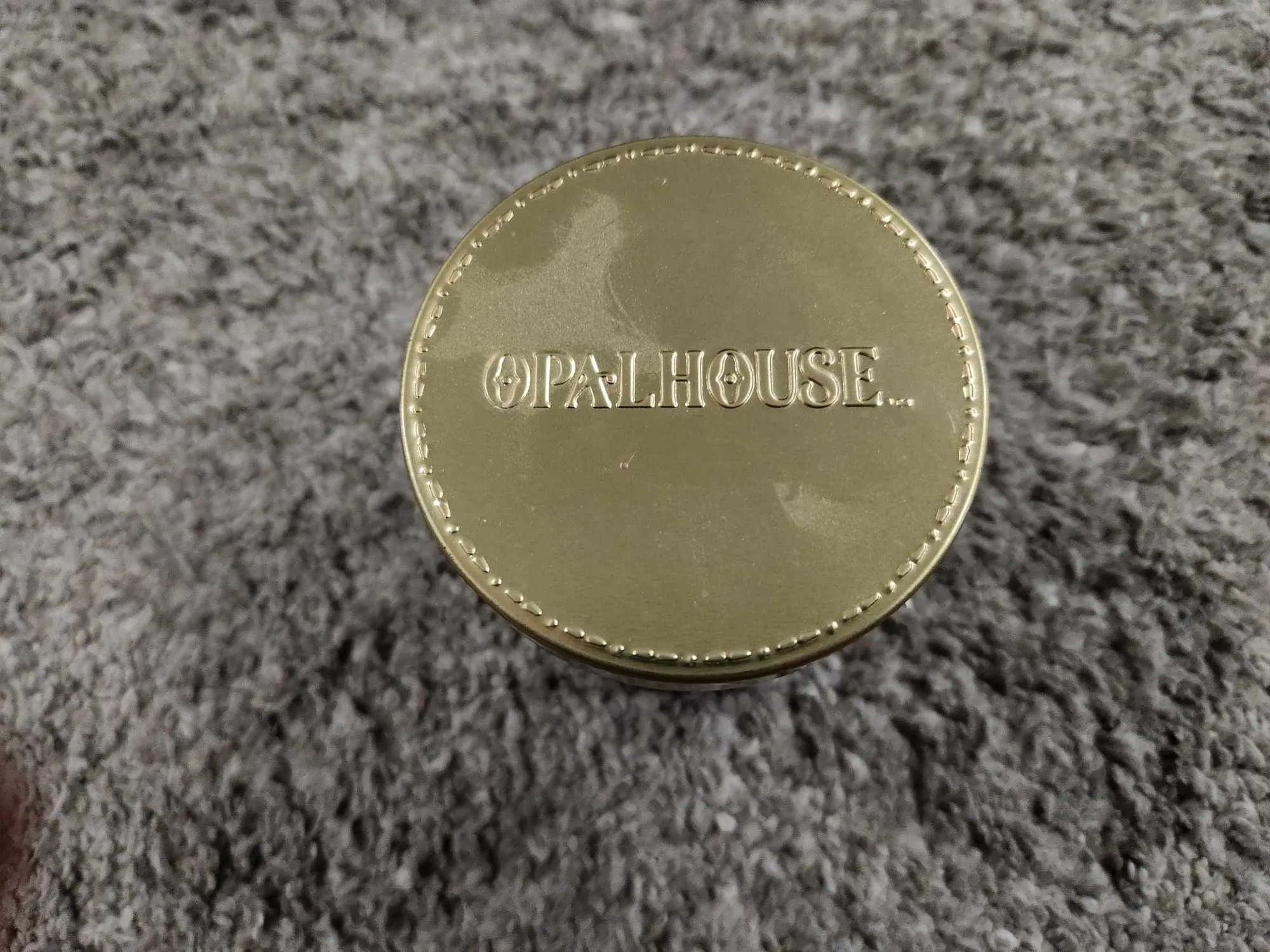 Listing Image Blurred Background