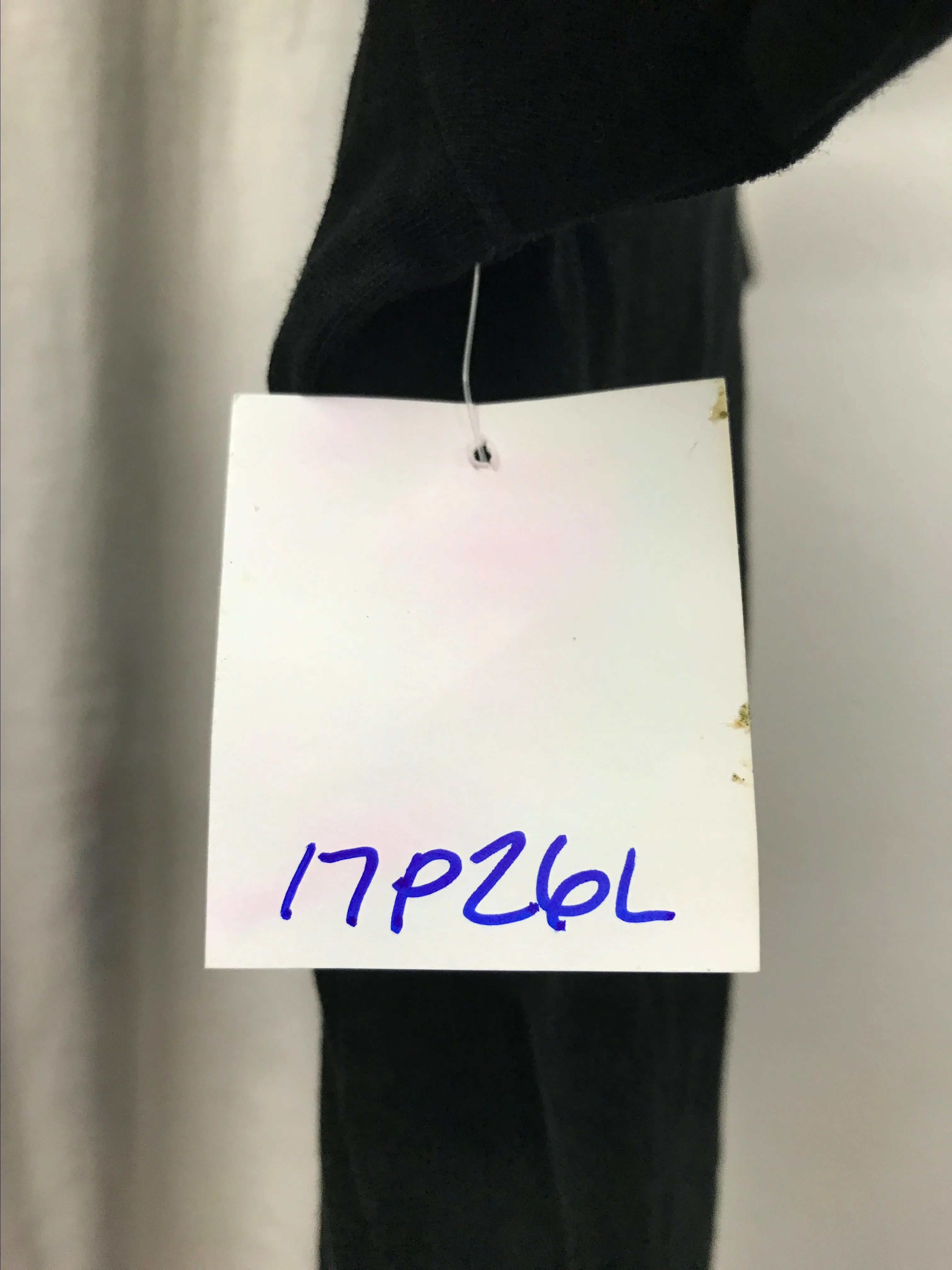 Listing Image Blurred Background