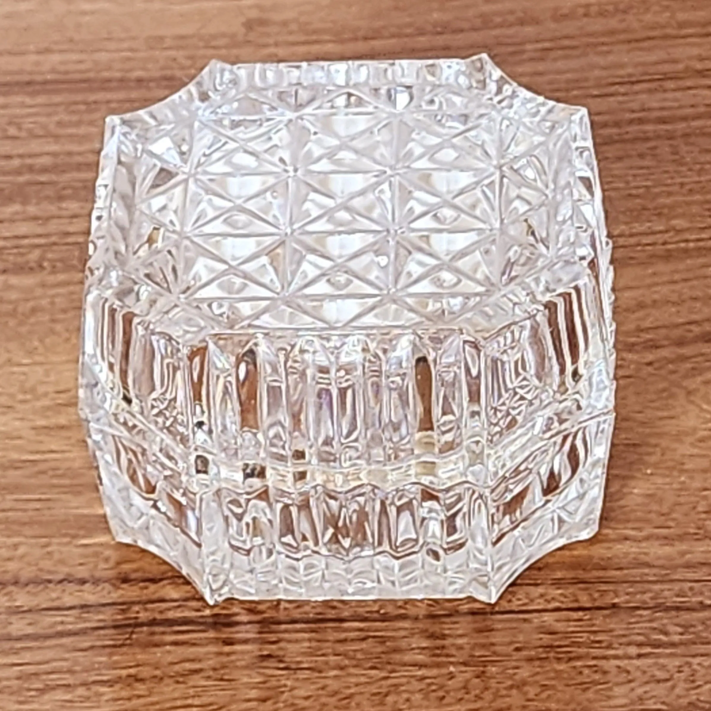 Listing Image Blurred Background