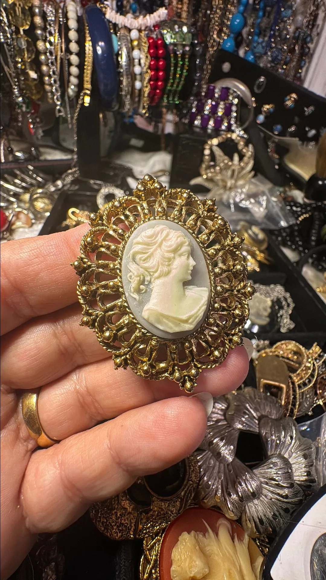 Product image for 7) Cameo blue gold tone vintage