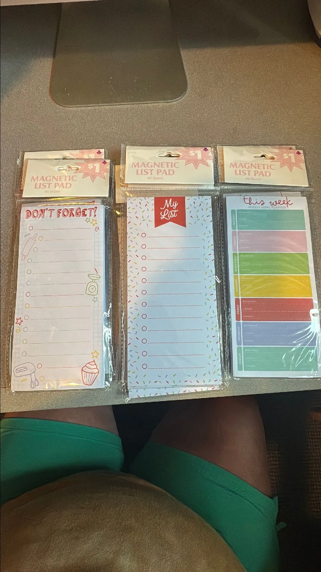 Product image for Magnetic list pad 1 random
