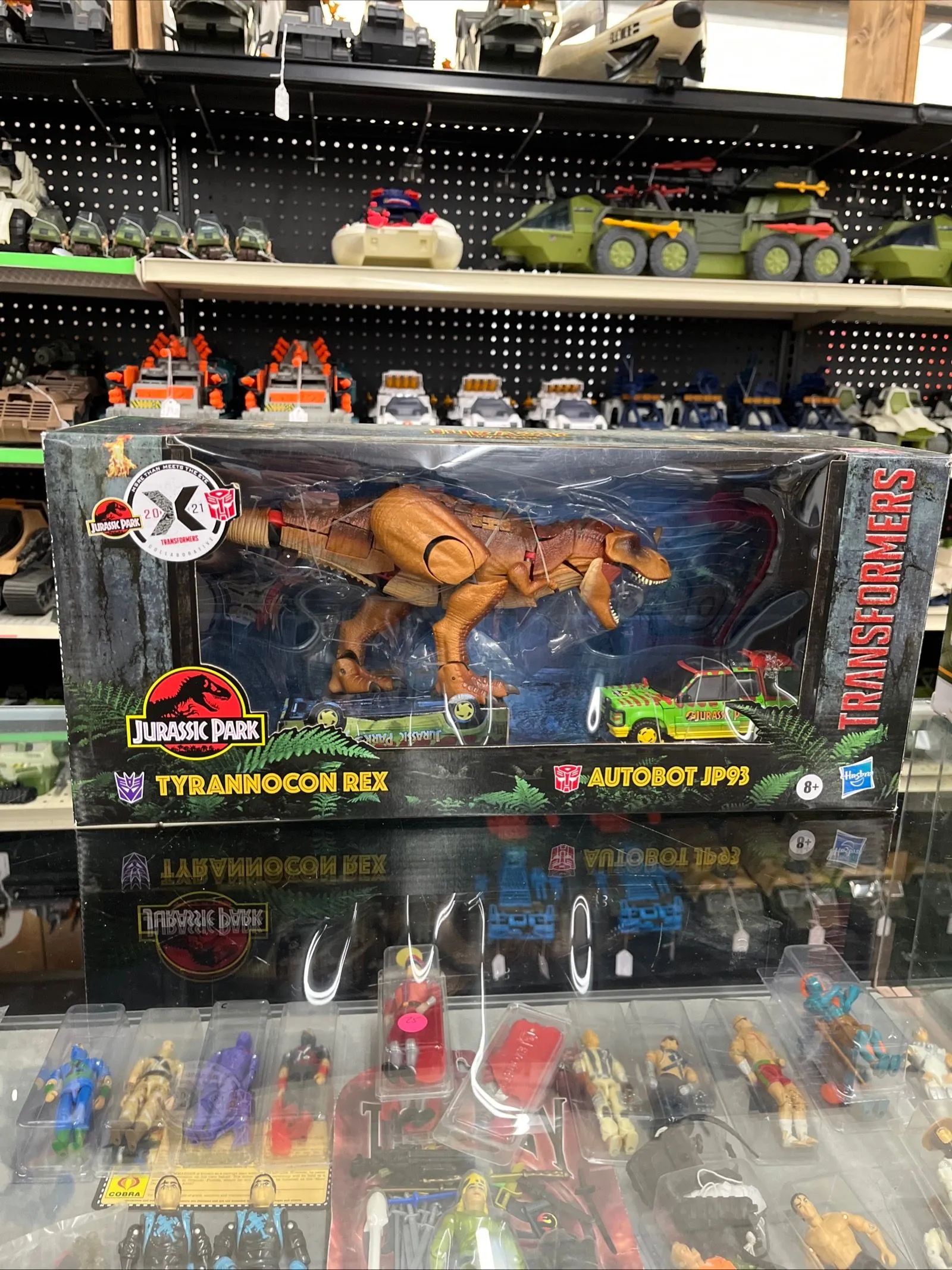 Product image for Transformers Generations x Jurassic Park Tyrannocon Rex Autobot JP93 Unopened