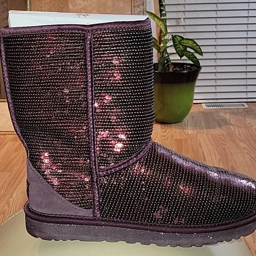 Product image for Nwot Women's Ugg Sequins Boots Size 8 in Maroon
