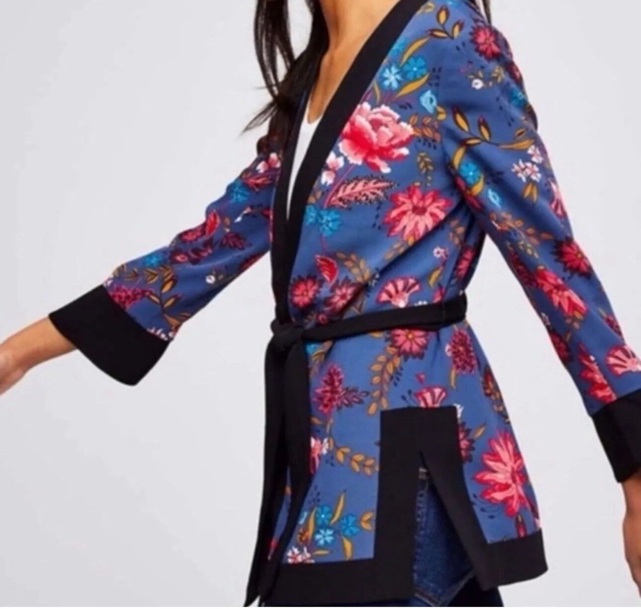 Listing Image Blurred Background
