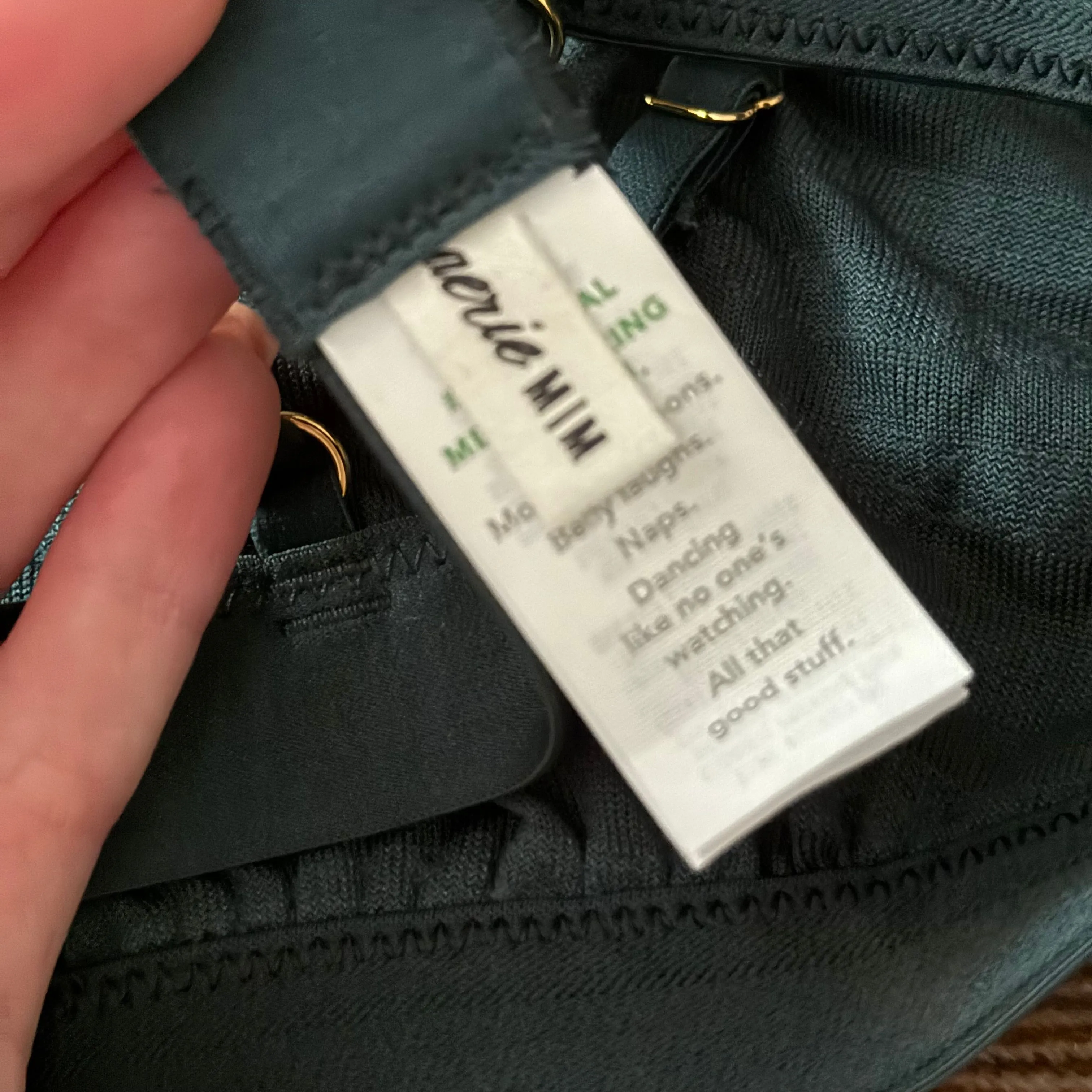Listing Image Blurred Background