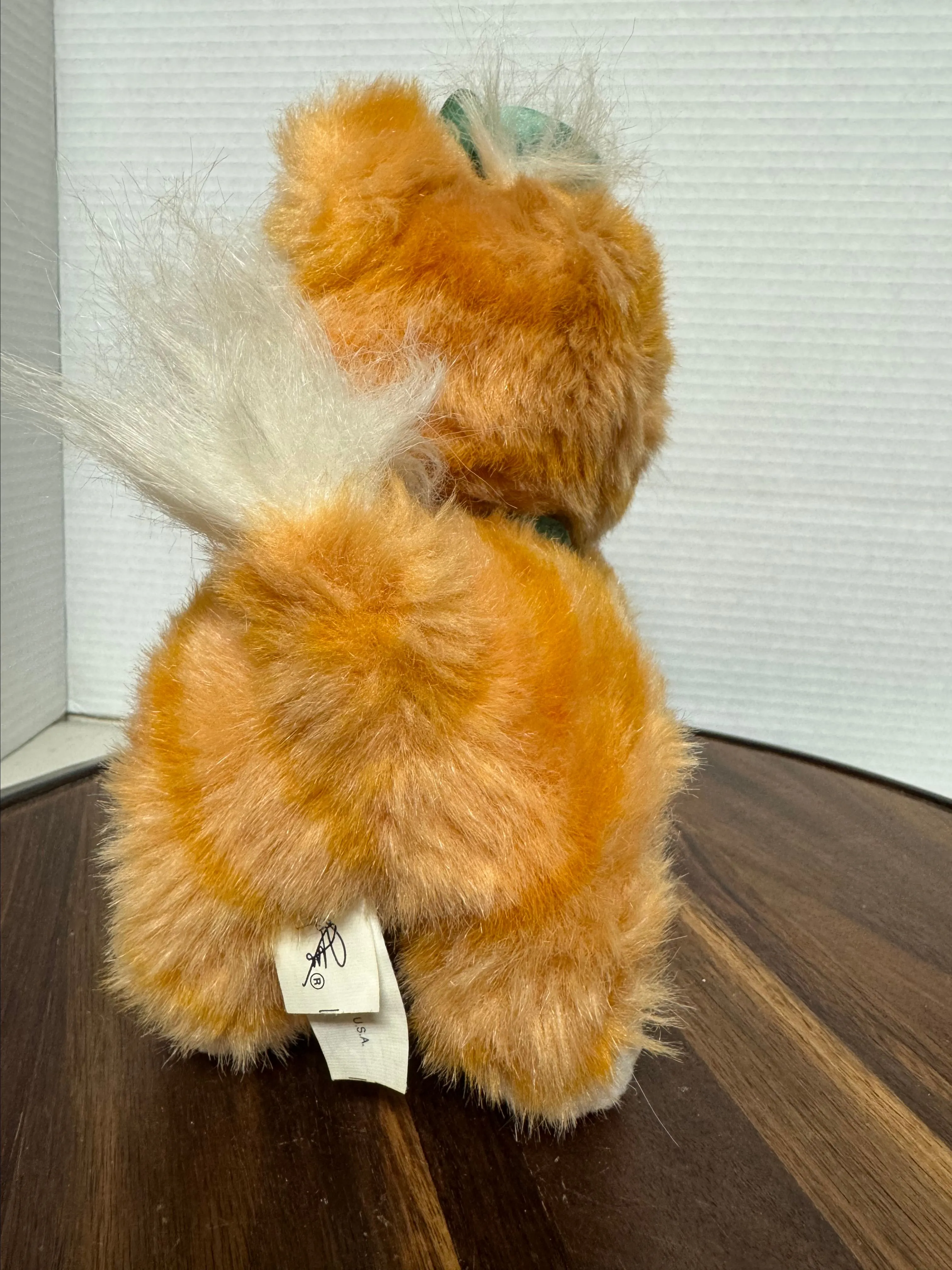 Listing Image Blurred Background