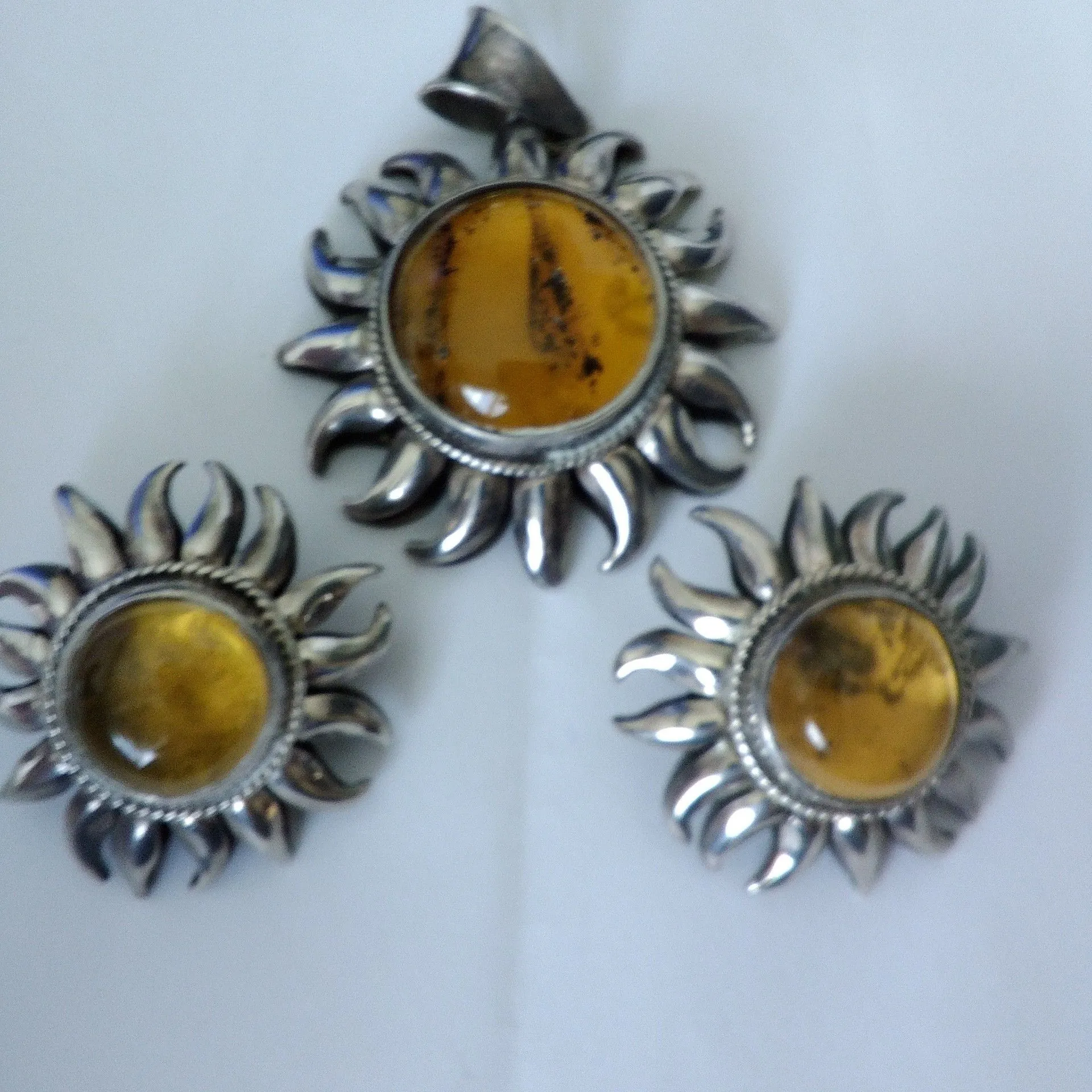 Product image for Vintage Taxco Sterling Silver Pendant & Clip-on Earrings 