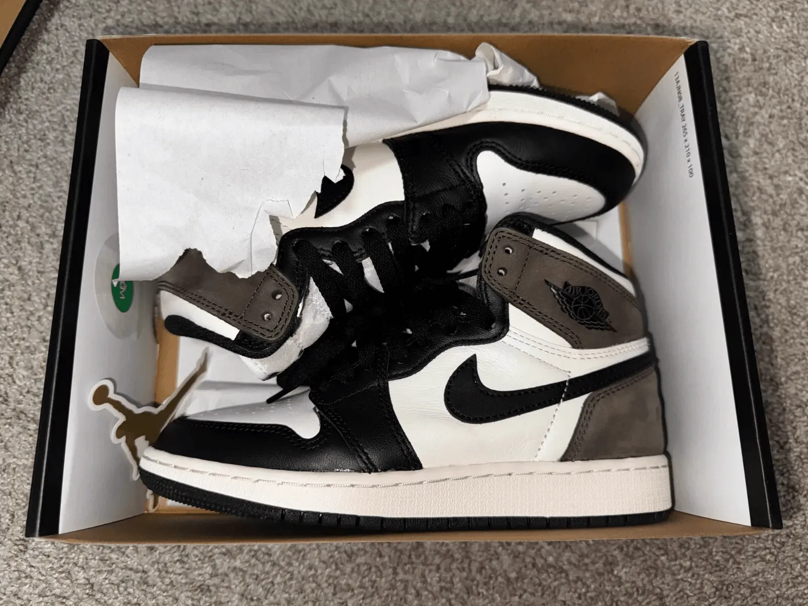 Product image for Air Jordan 1 Retro High Dark Mocha (GS) 575441-105 | Size 3.5Y