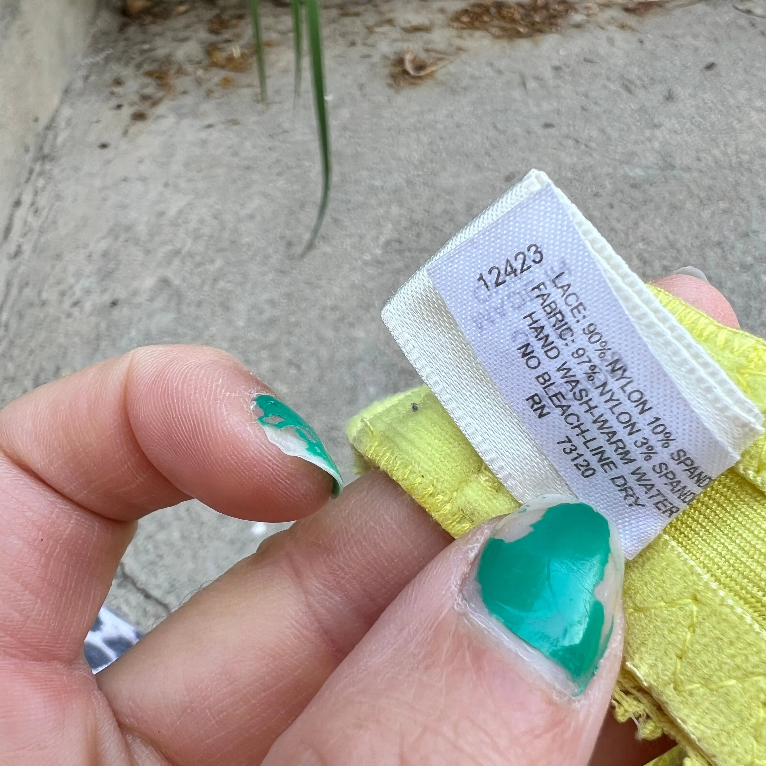 Listing Image Blurred Background