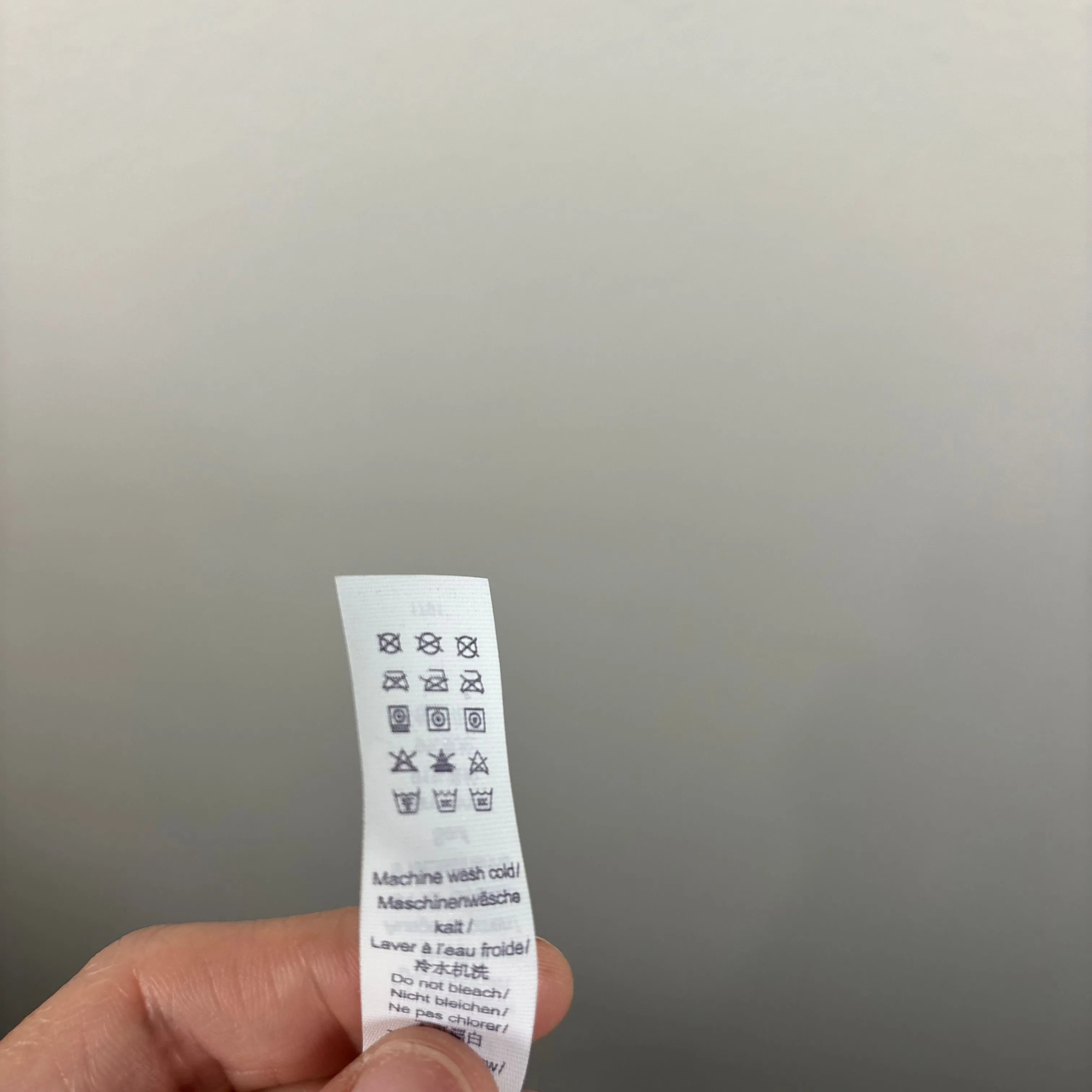 Listing Image Blurred Background