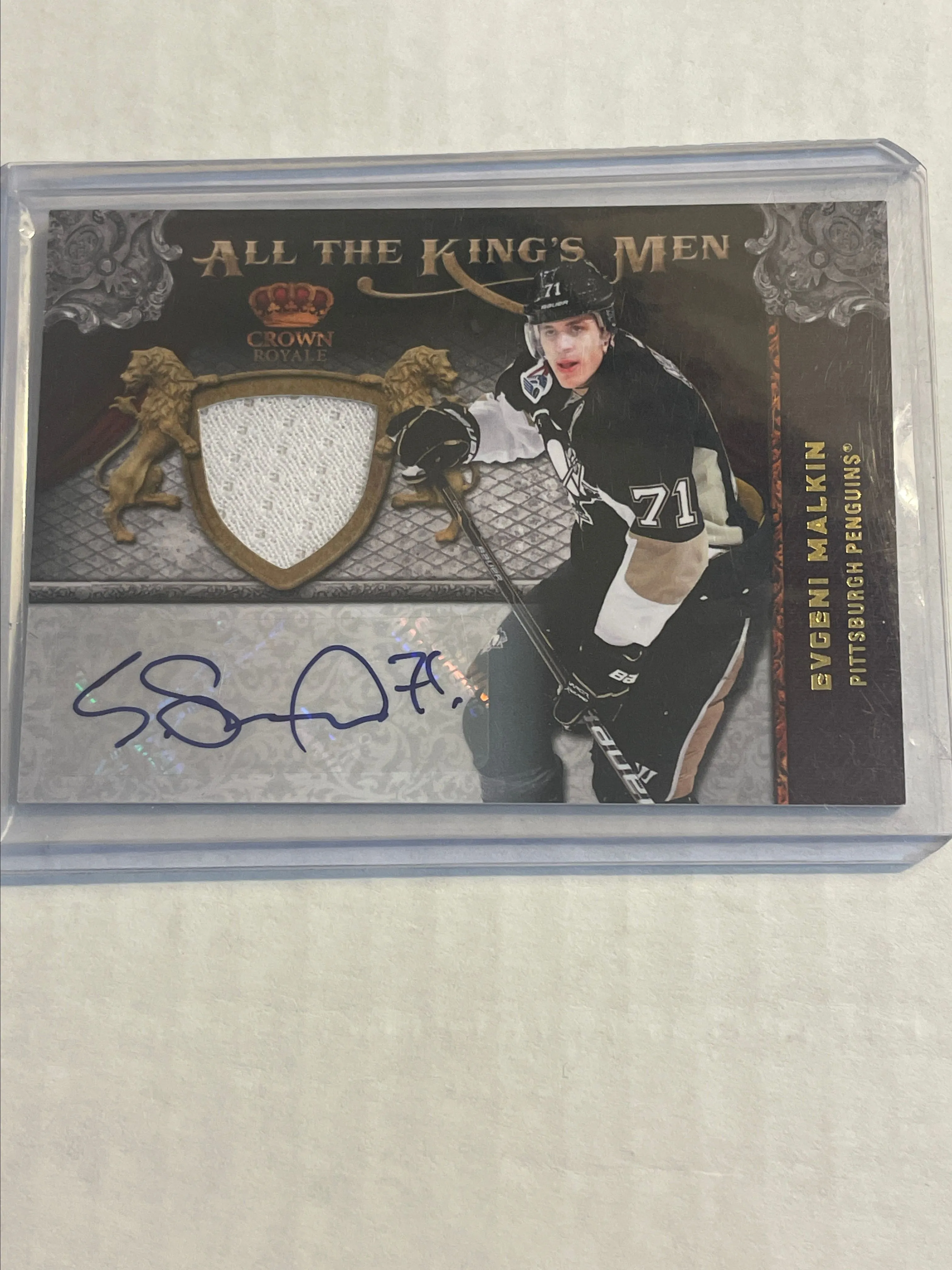 Product image for Evgeni Malkin - Pittsburgh Penguins - 2011 Panini Crown - All The King's Men Patch Auto (24) # /100
