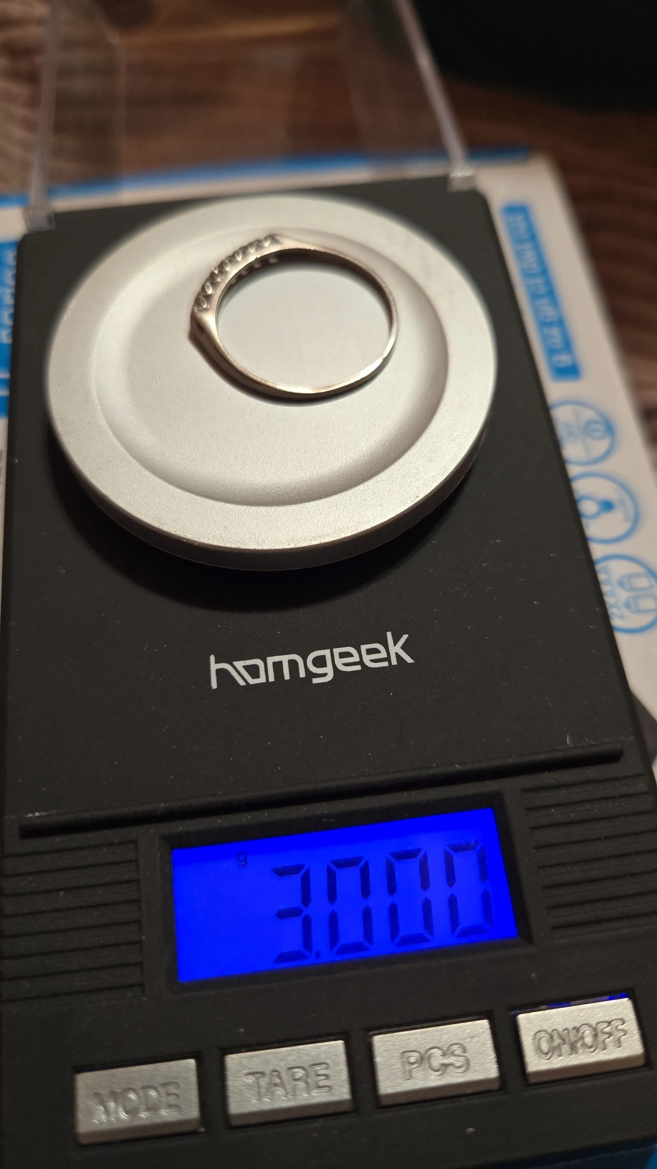 Listing Image Blurred Background