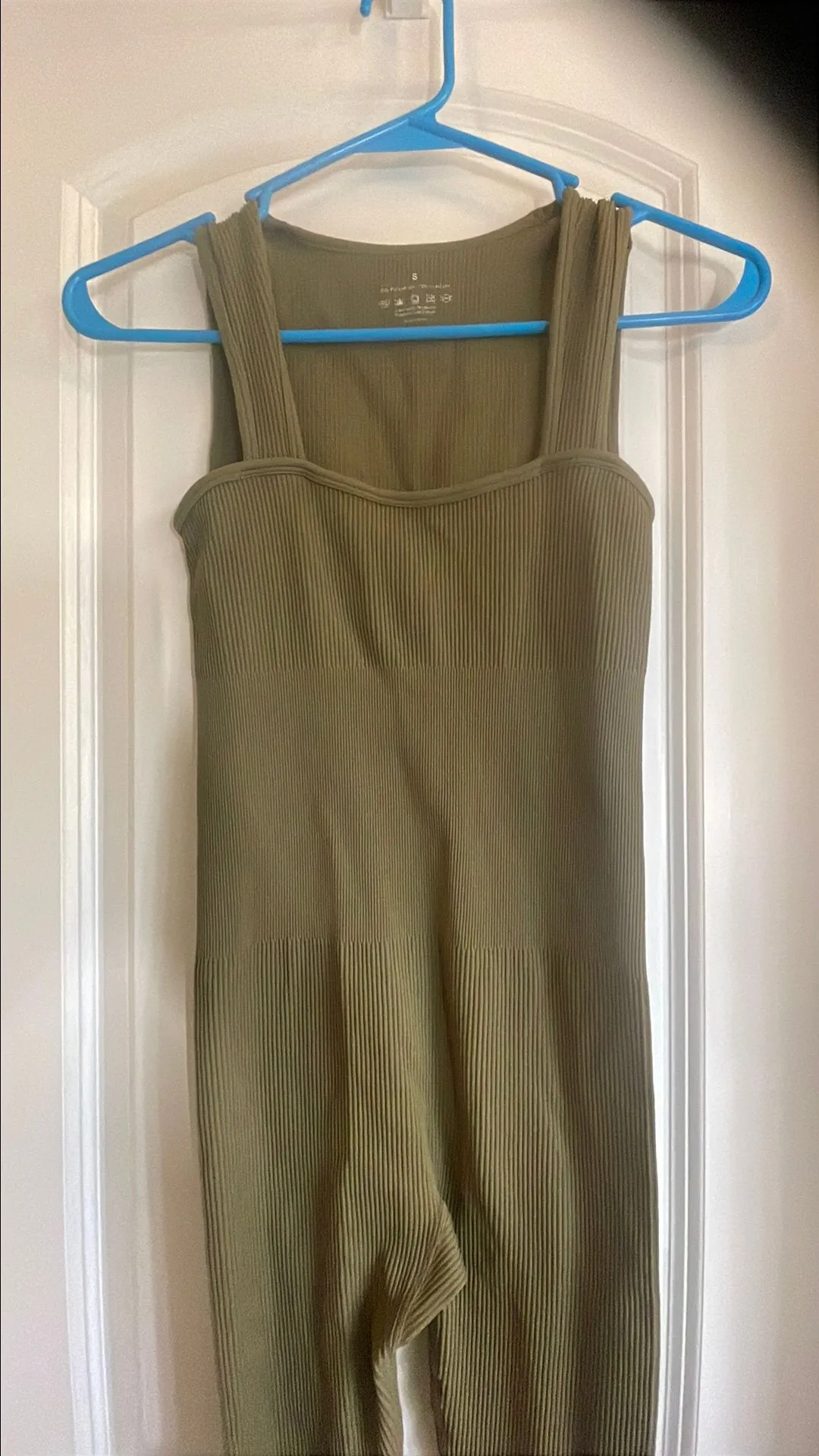 Listing Image Blurred Background