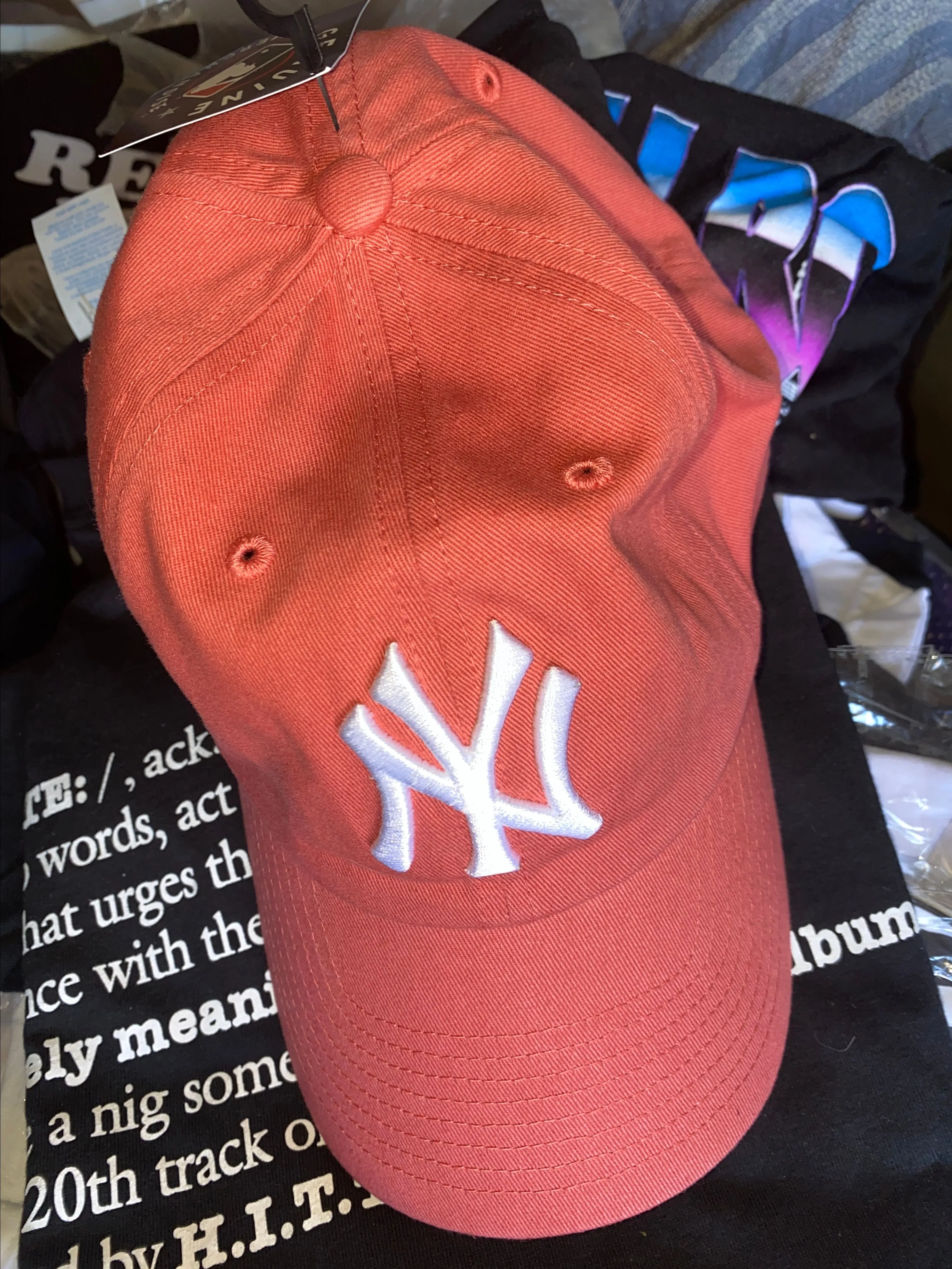 Product image for New york yankees Stylish red cap with a white NY logo.  NEW  Perfect for casual