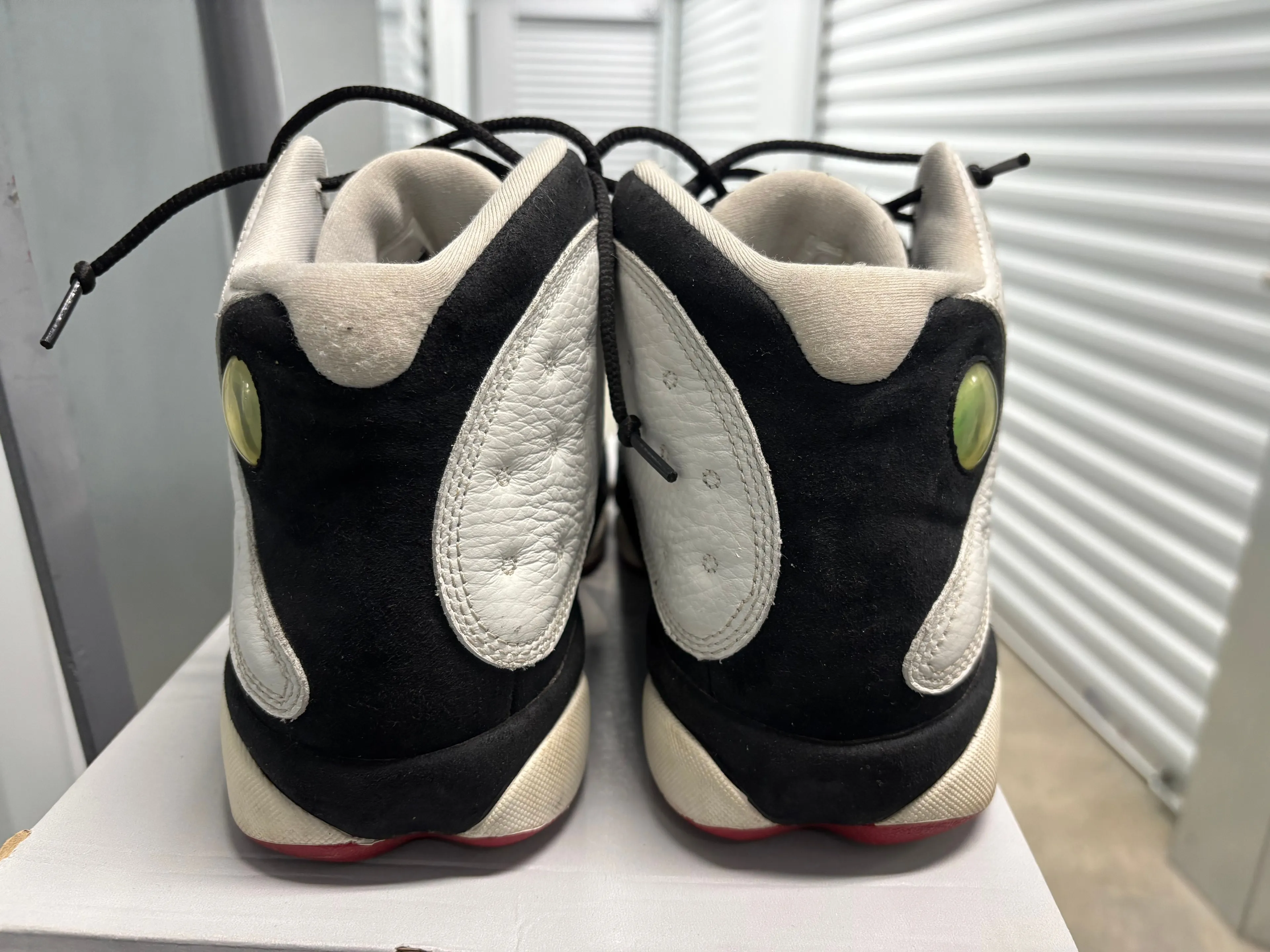 Listing Image Blurred Background